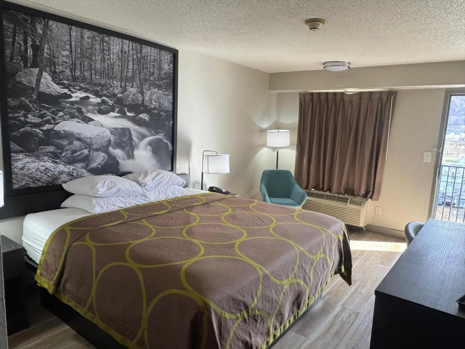 Bed in Super 8 by Wyndham Charleston WV