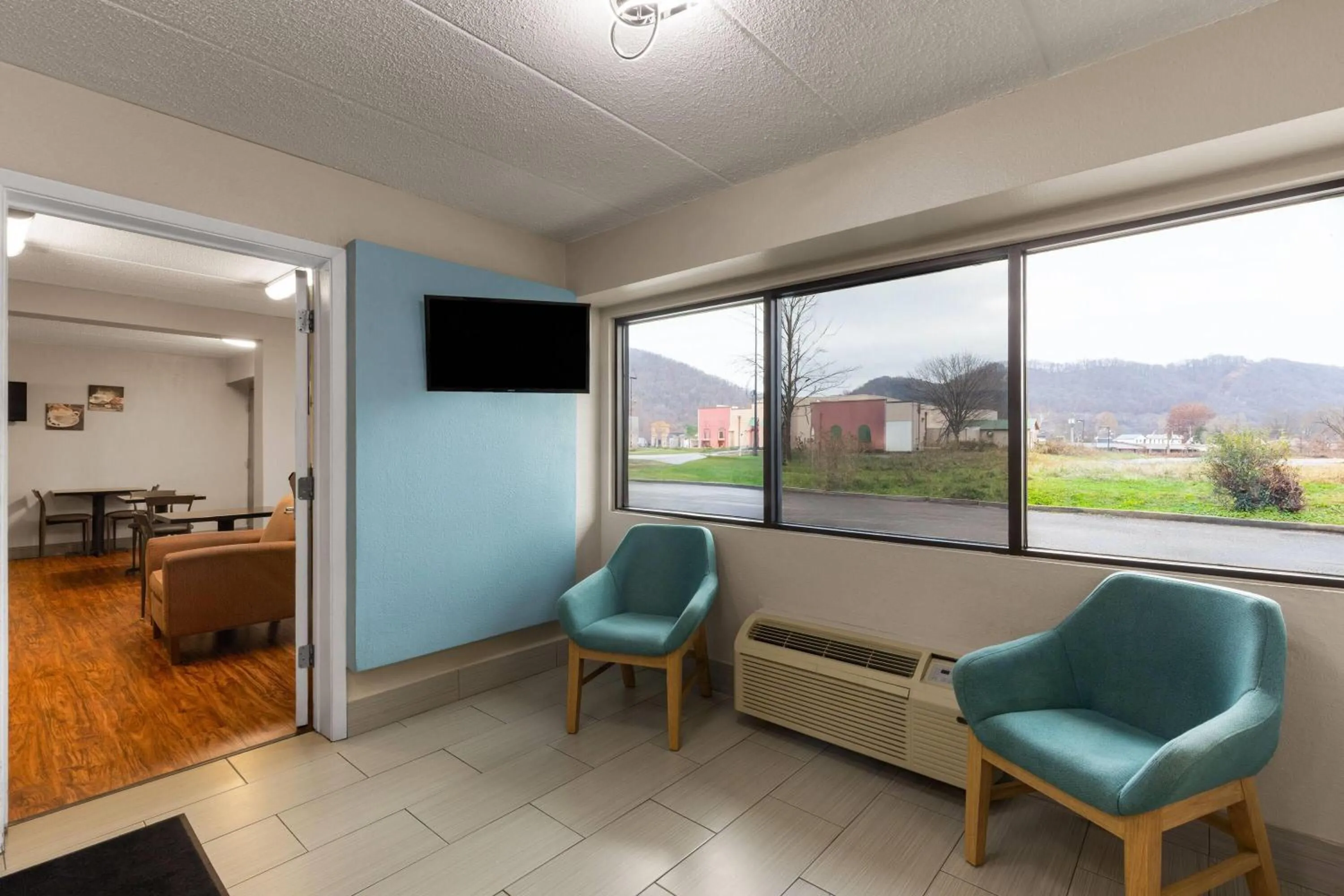 Lobby or reception in Super 8 by Wyndham Charleston WV