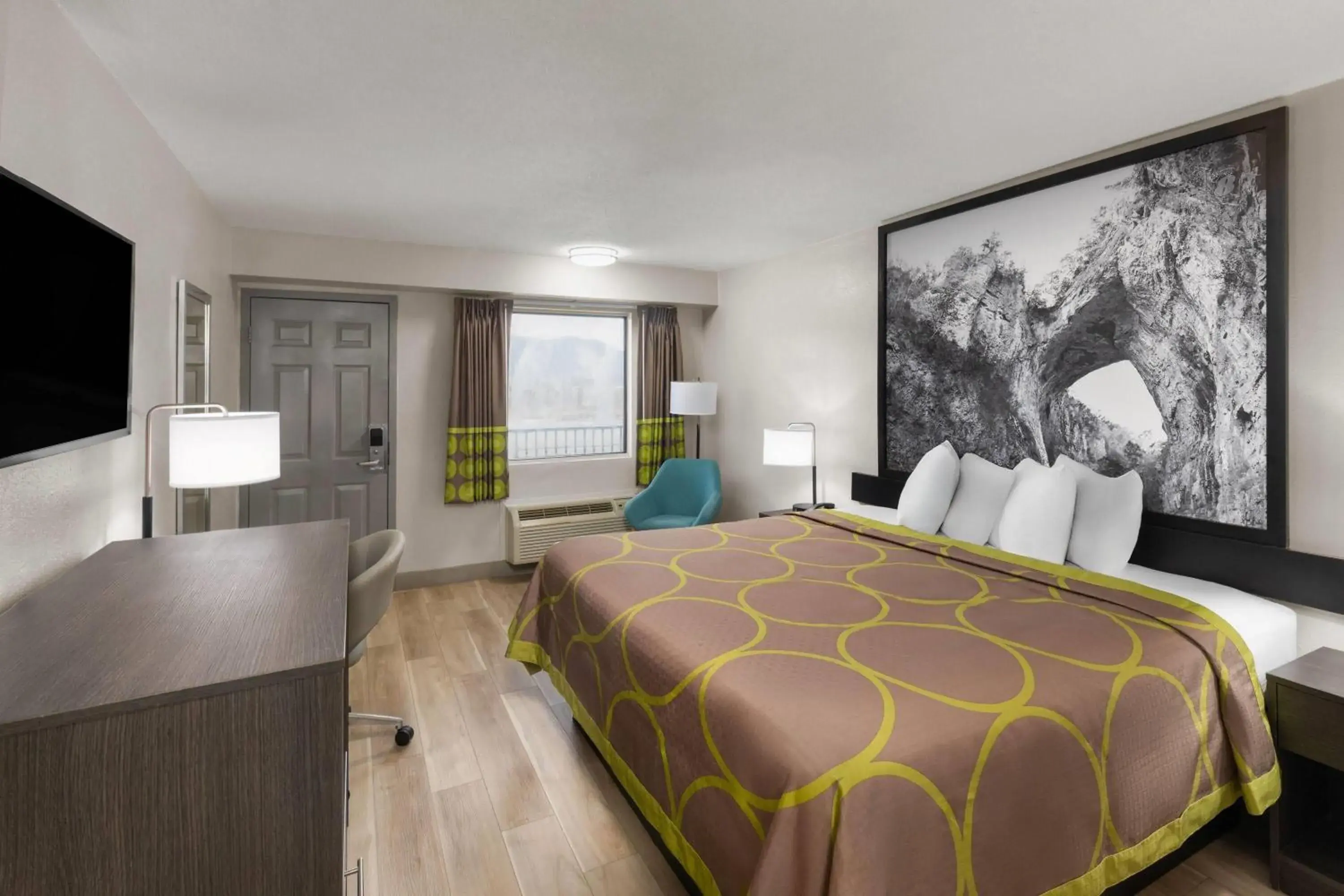 Photo of the whole room, Bed in Super 8 by Wyndham Charleston WV Photo of the whole room, Bed in Super 8 by Wyndham Charleston WV