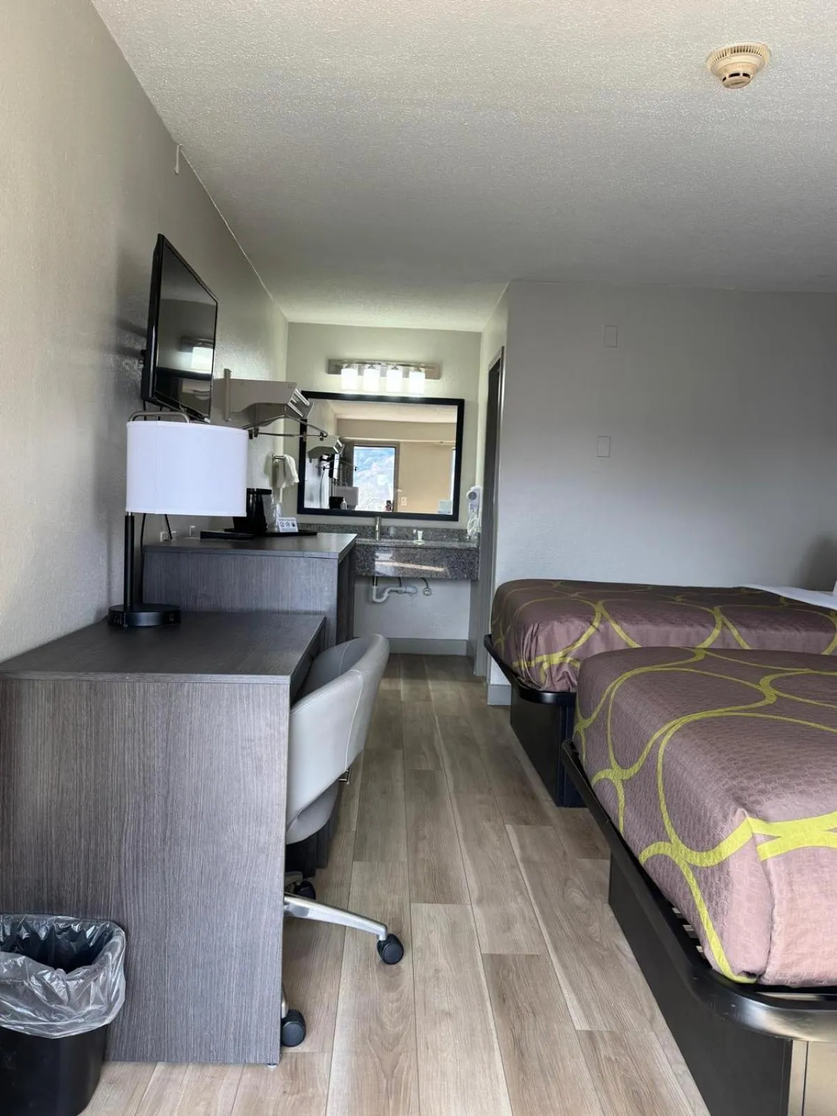 Bed in Super 8 by Wyndham Charleston WV