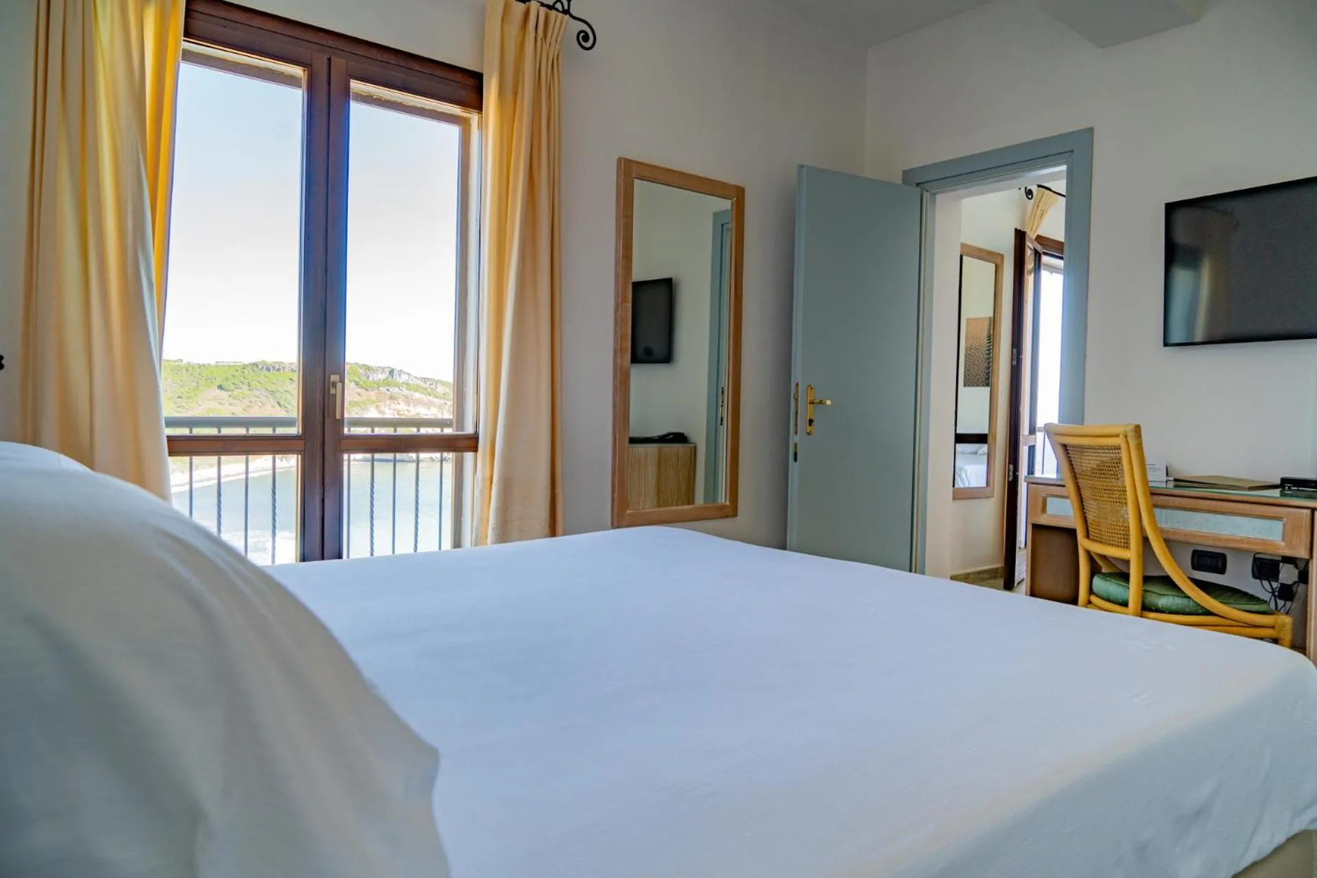 Photo of the whole room, Bed in Felix Hotels - Hotel La Baja