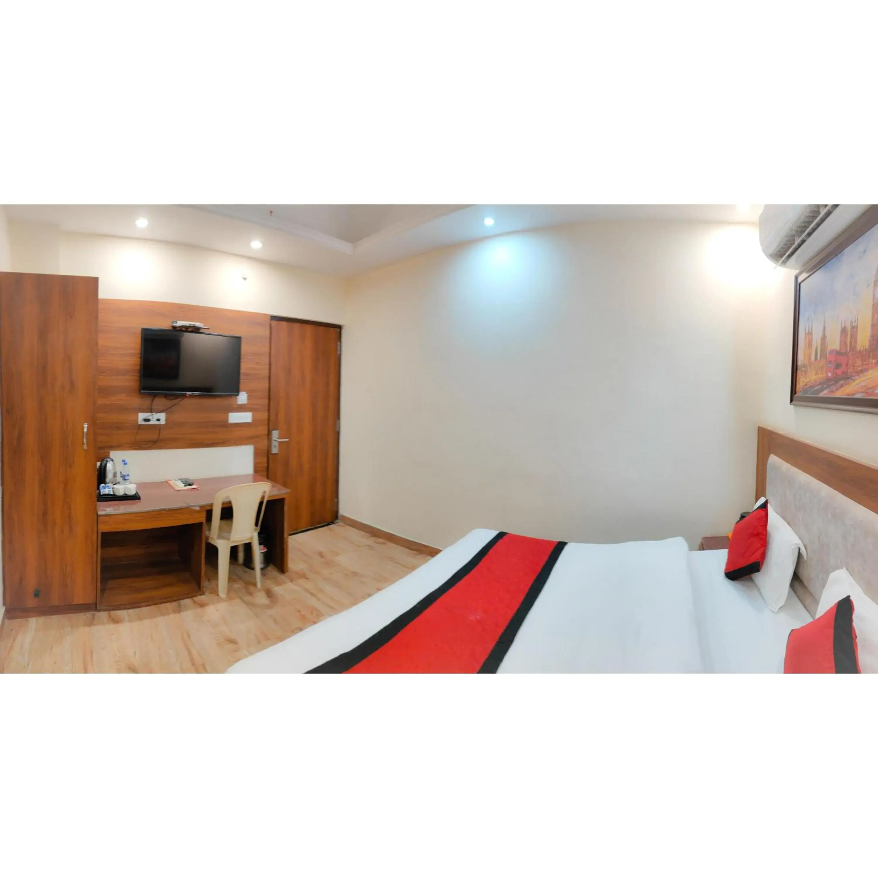 Deluxe Room in The Royal Bhumesh Deluxe Room in The Royal Bhumesh