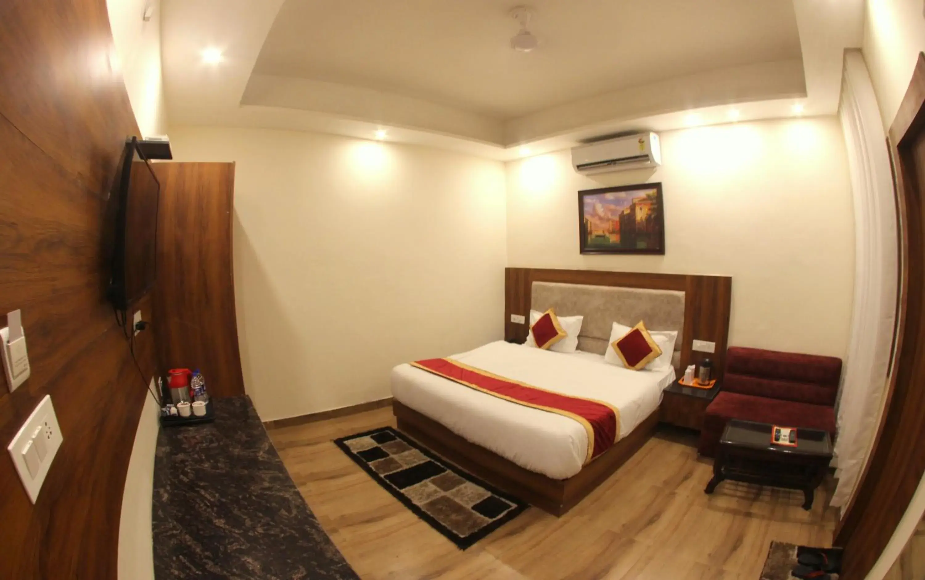 Superior Double Room in The Royal Bhumesh Superior Double Room in The Royal Bhumesh