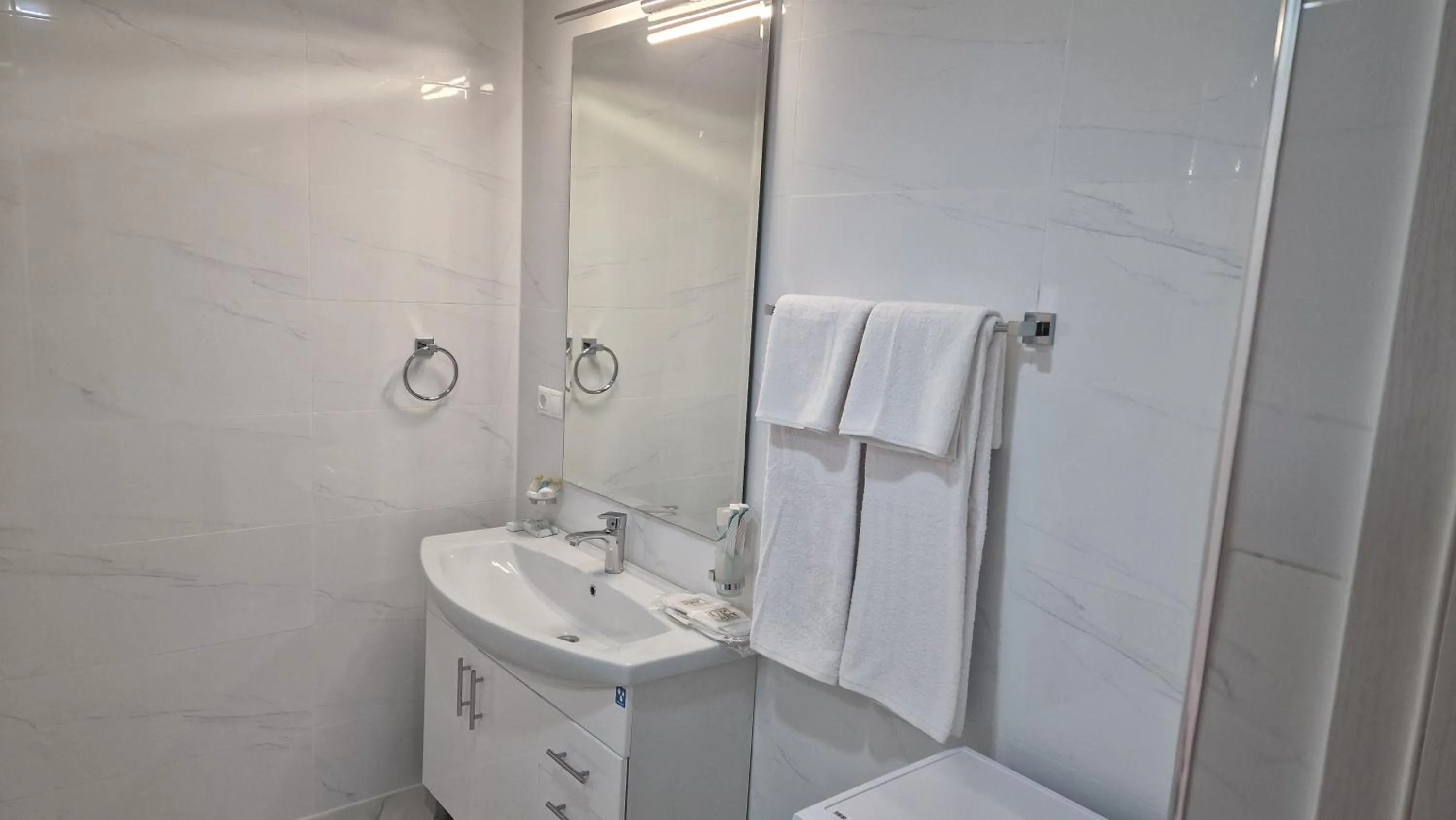 Shower in Uparthotel