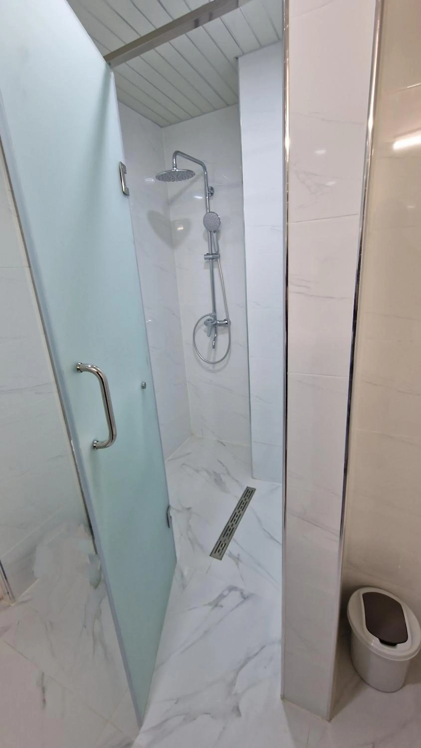 Shower in Uparthotel