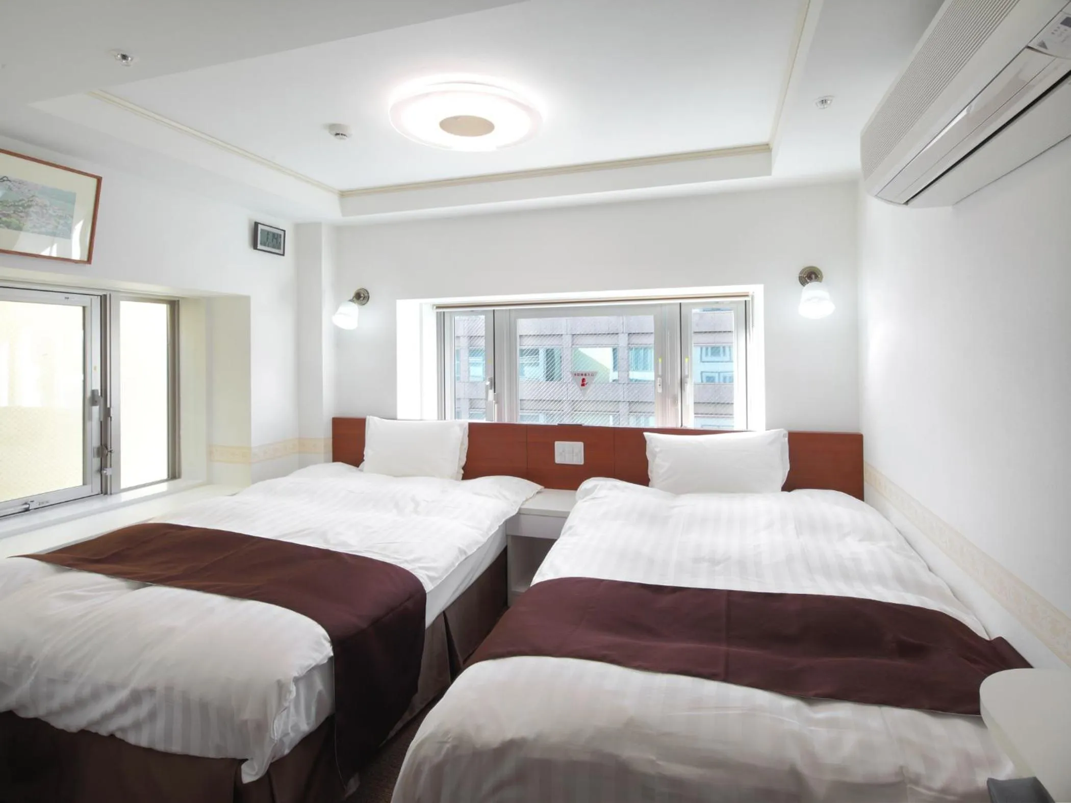 Photo of the whole room, Bed in Check in Shijokarasuma