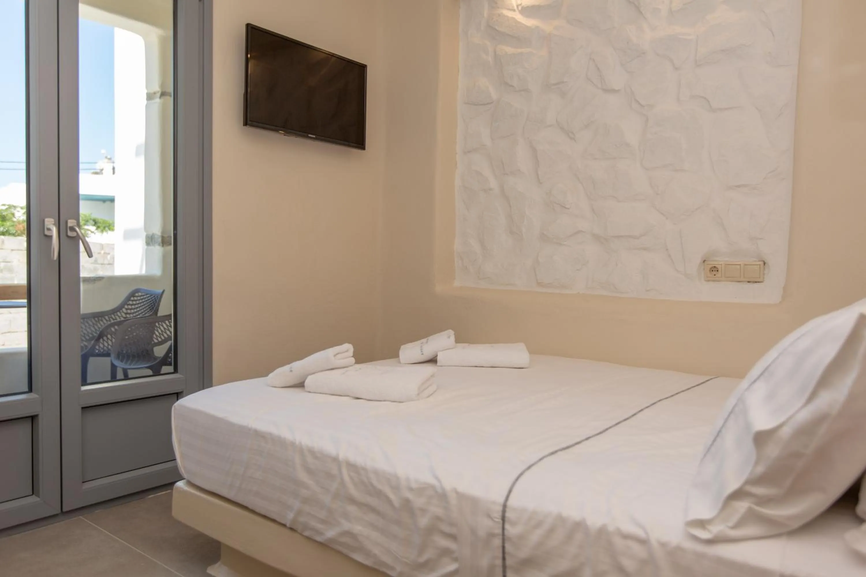 Photo of the whole room, Bed in Ampelos Residence Naxos