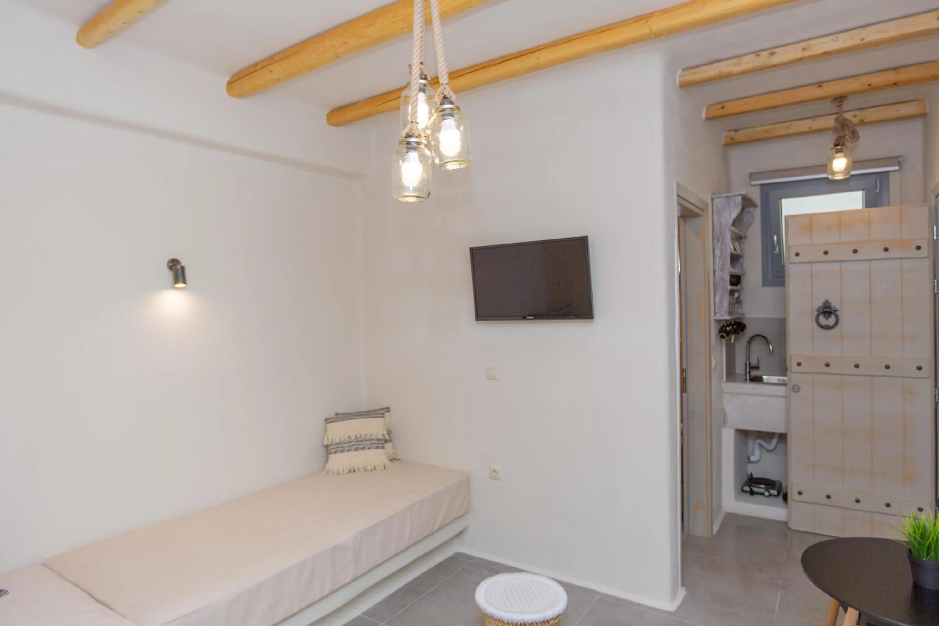 TV and multimedia, Bed in Ampelos Residence Naxos