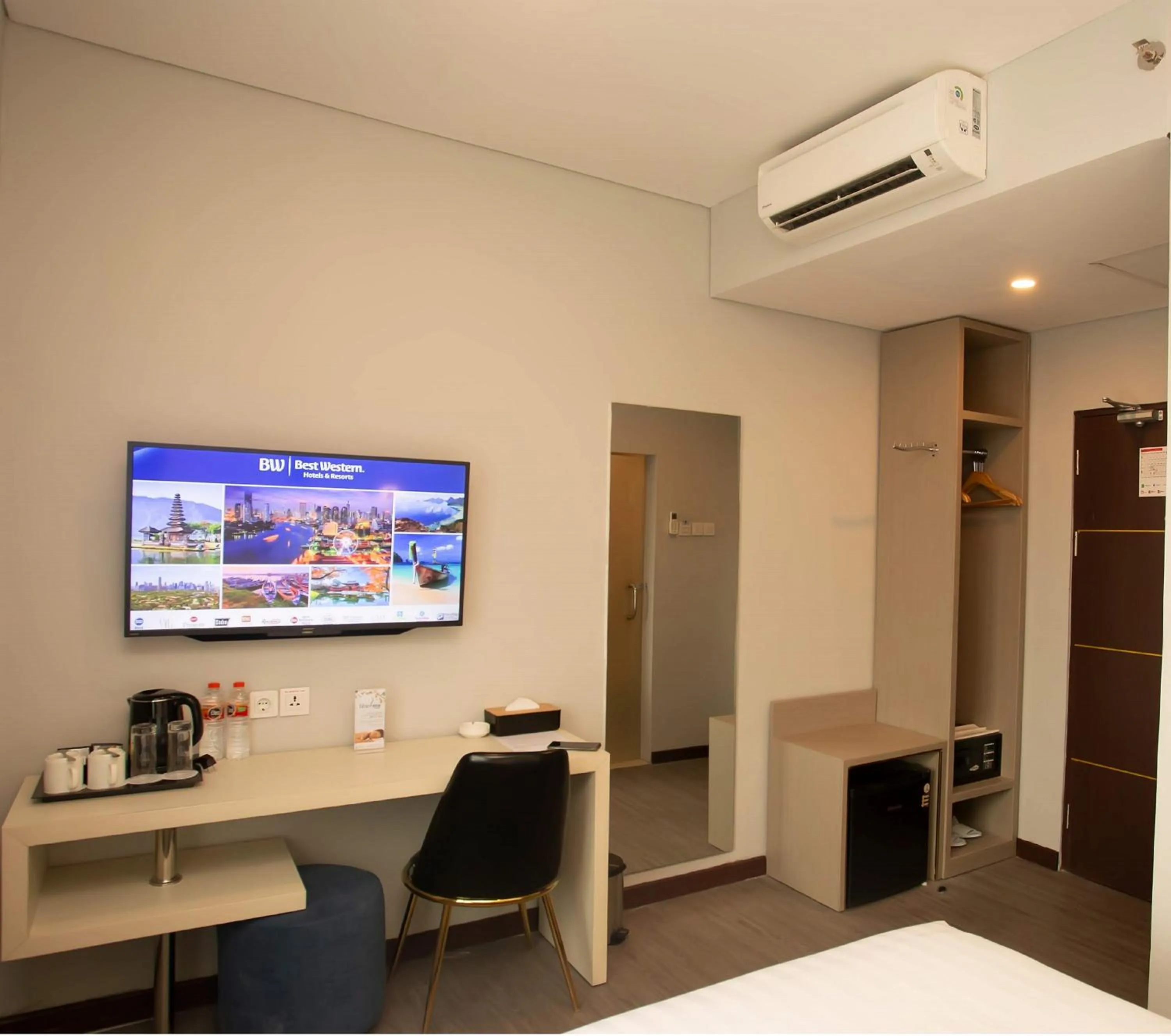 TV and multimedia in Best Western Batang Garing