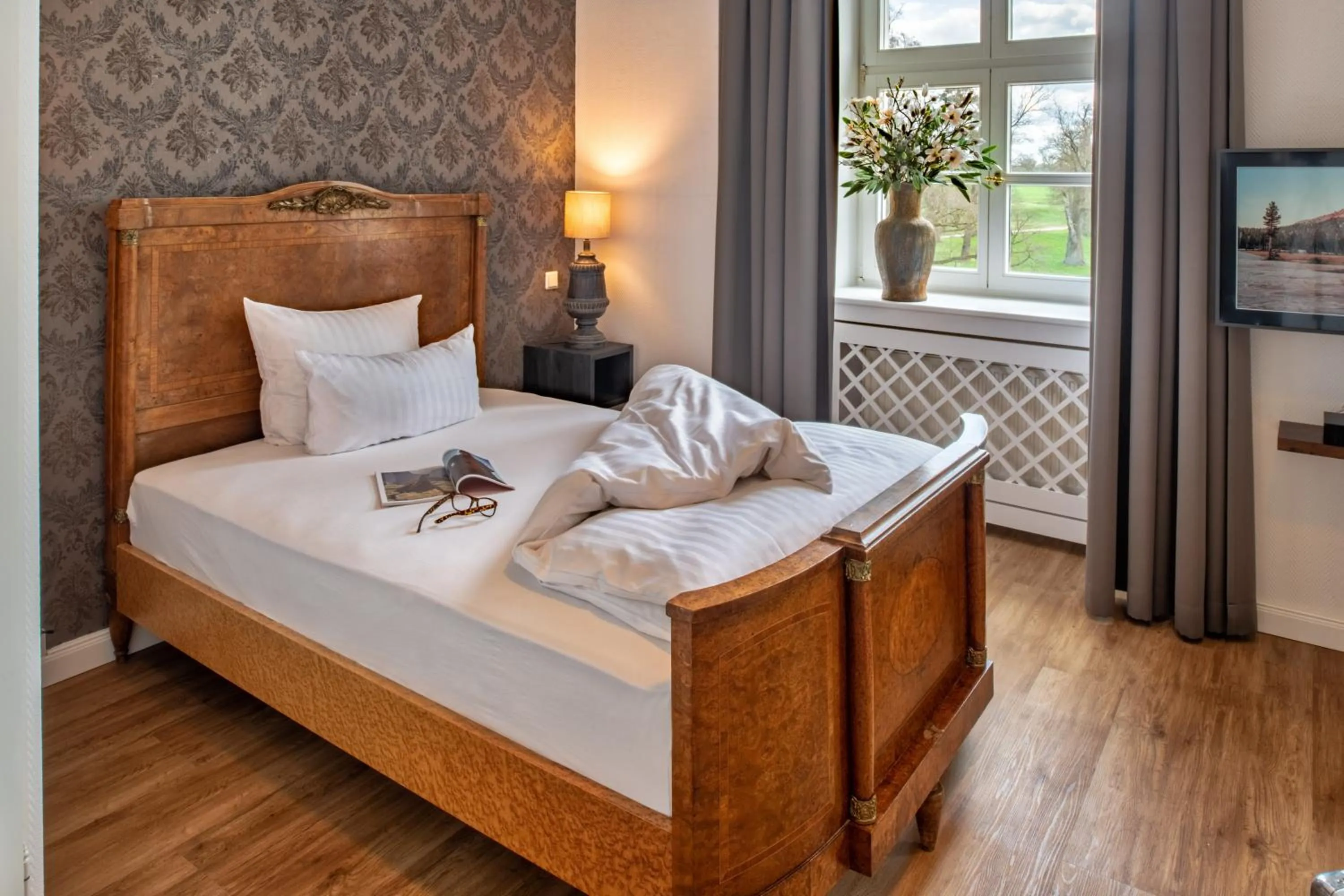 Photo of the whole room, Bed in Hotel Schloss Rattey