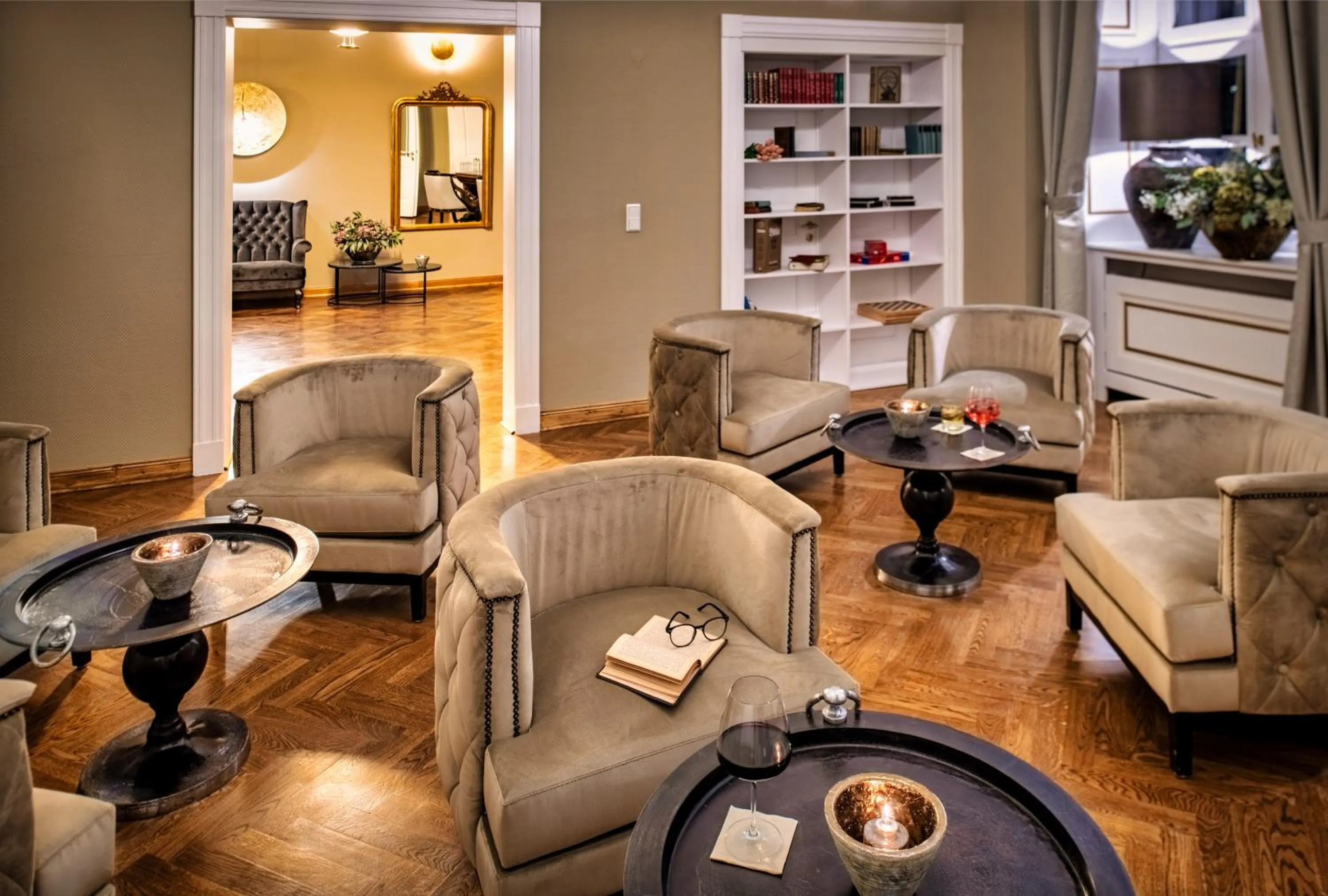 Communal lounge/ TV room in Hotel Schloss Rattey