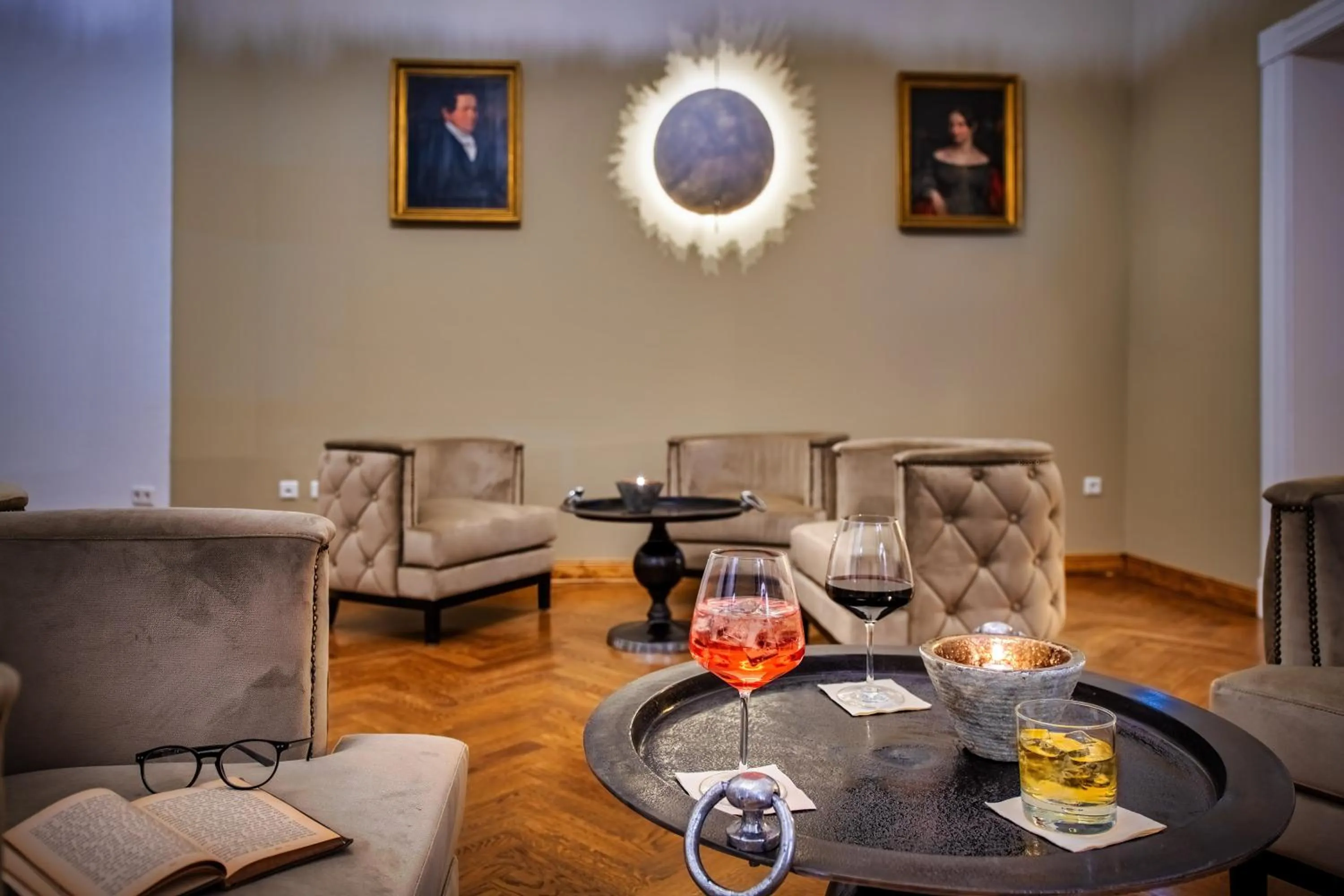 Communal lounge/ TV room in Hotel Schloss Rattey