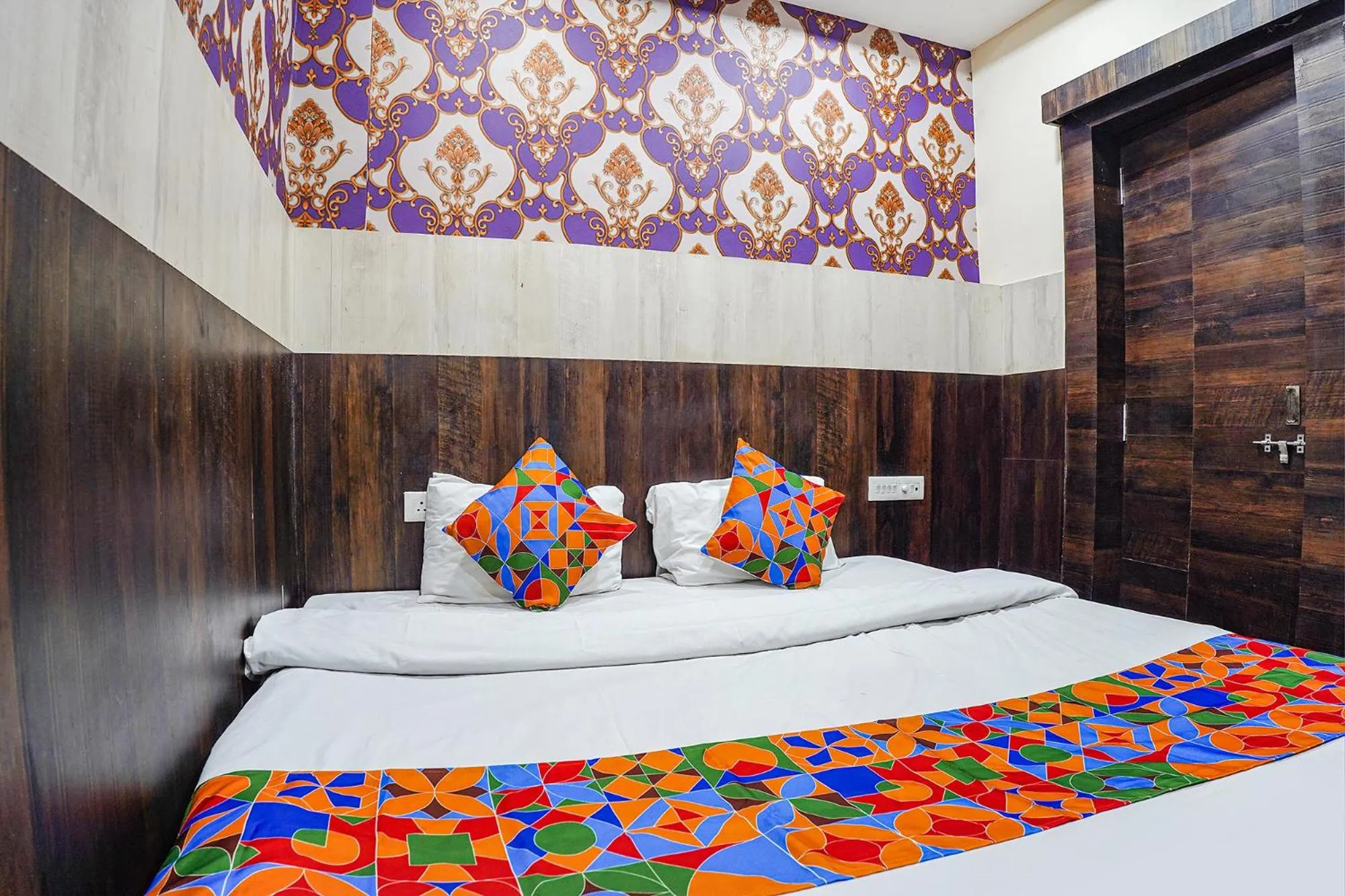 Bed in FabHotel Brij Residency