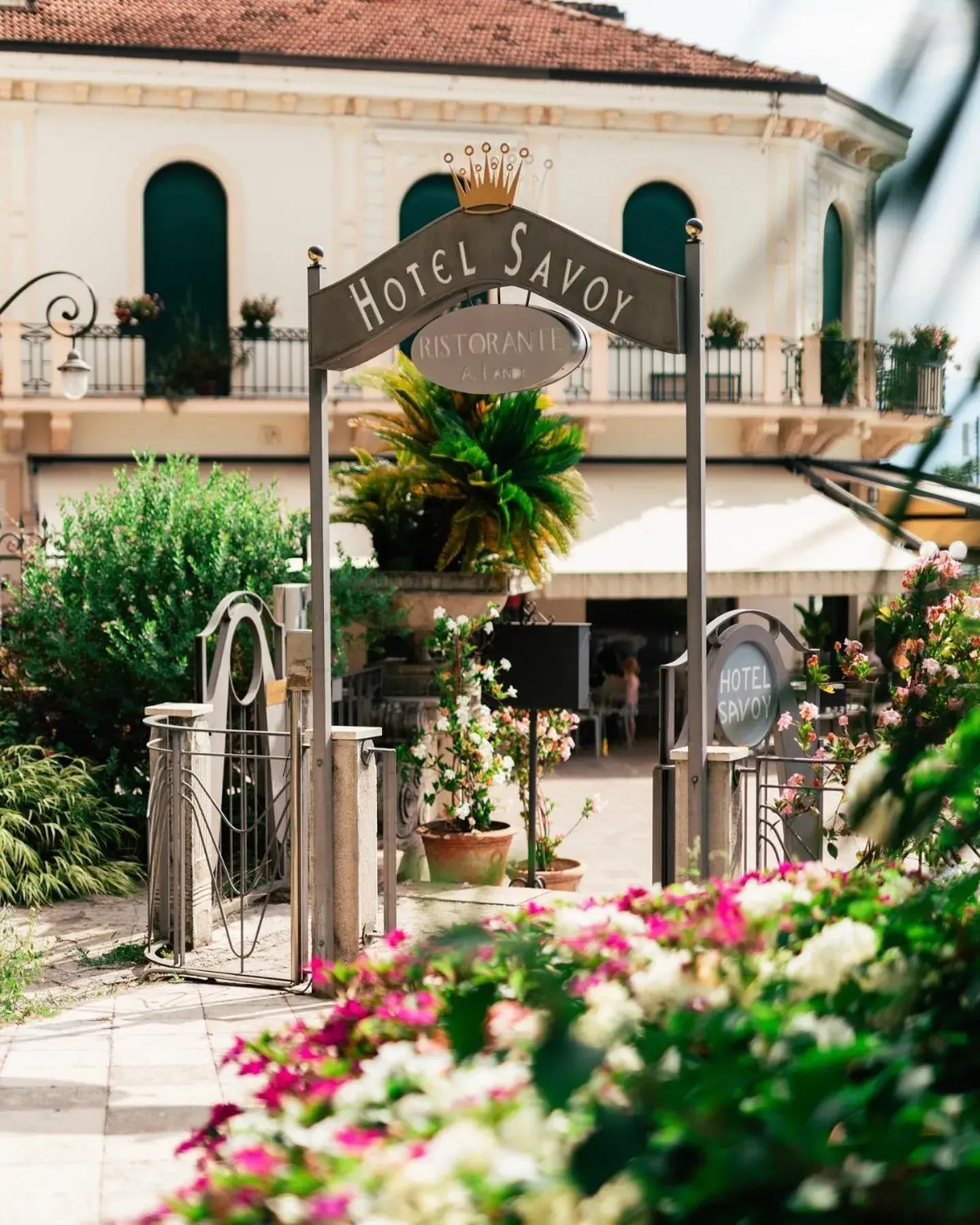 Facade/entrance in Hotel Savoy Palace Facade/entrance in Hotel Savoy Palace