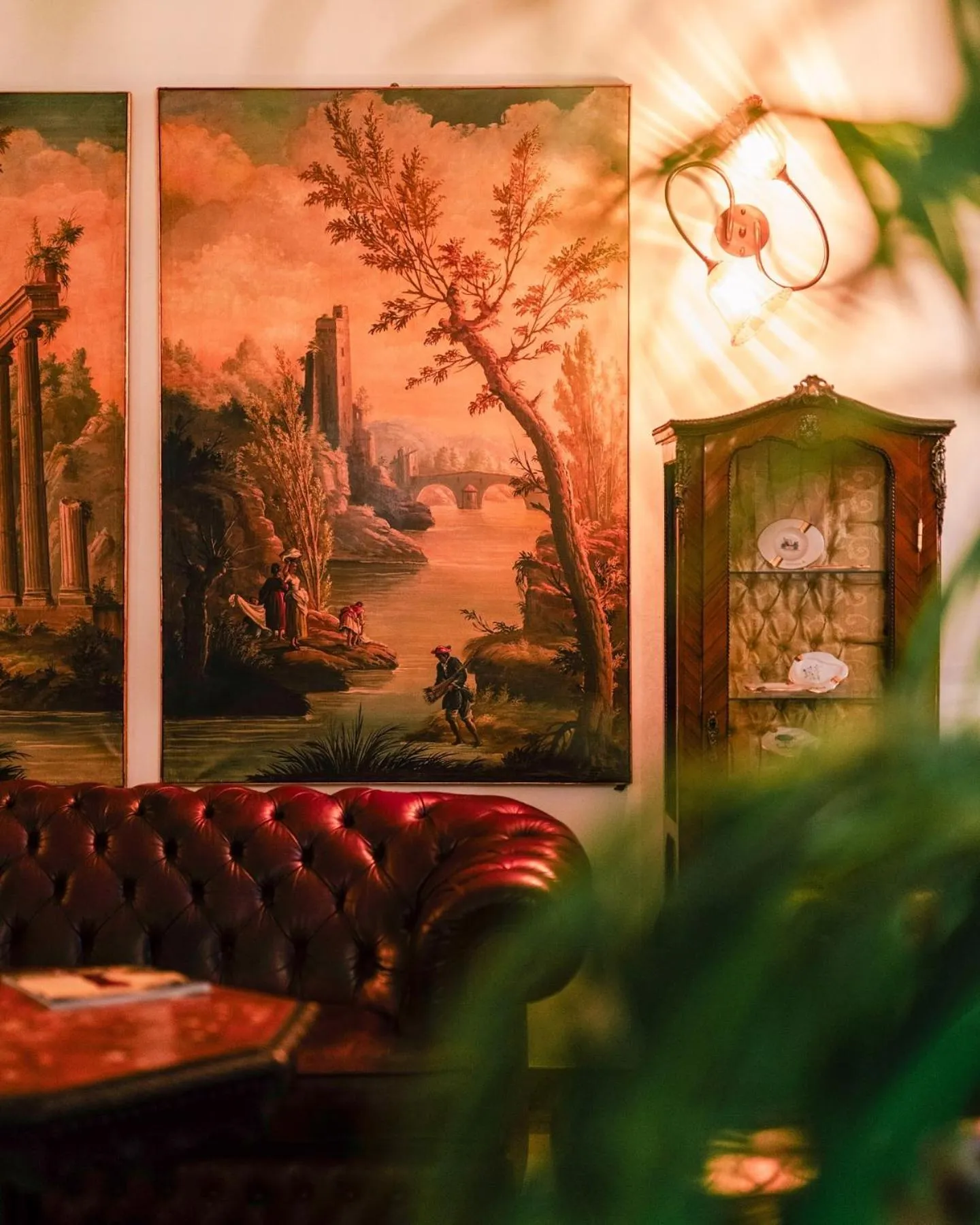 Communal lounge/ TV room in Hotel Savoy Palace