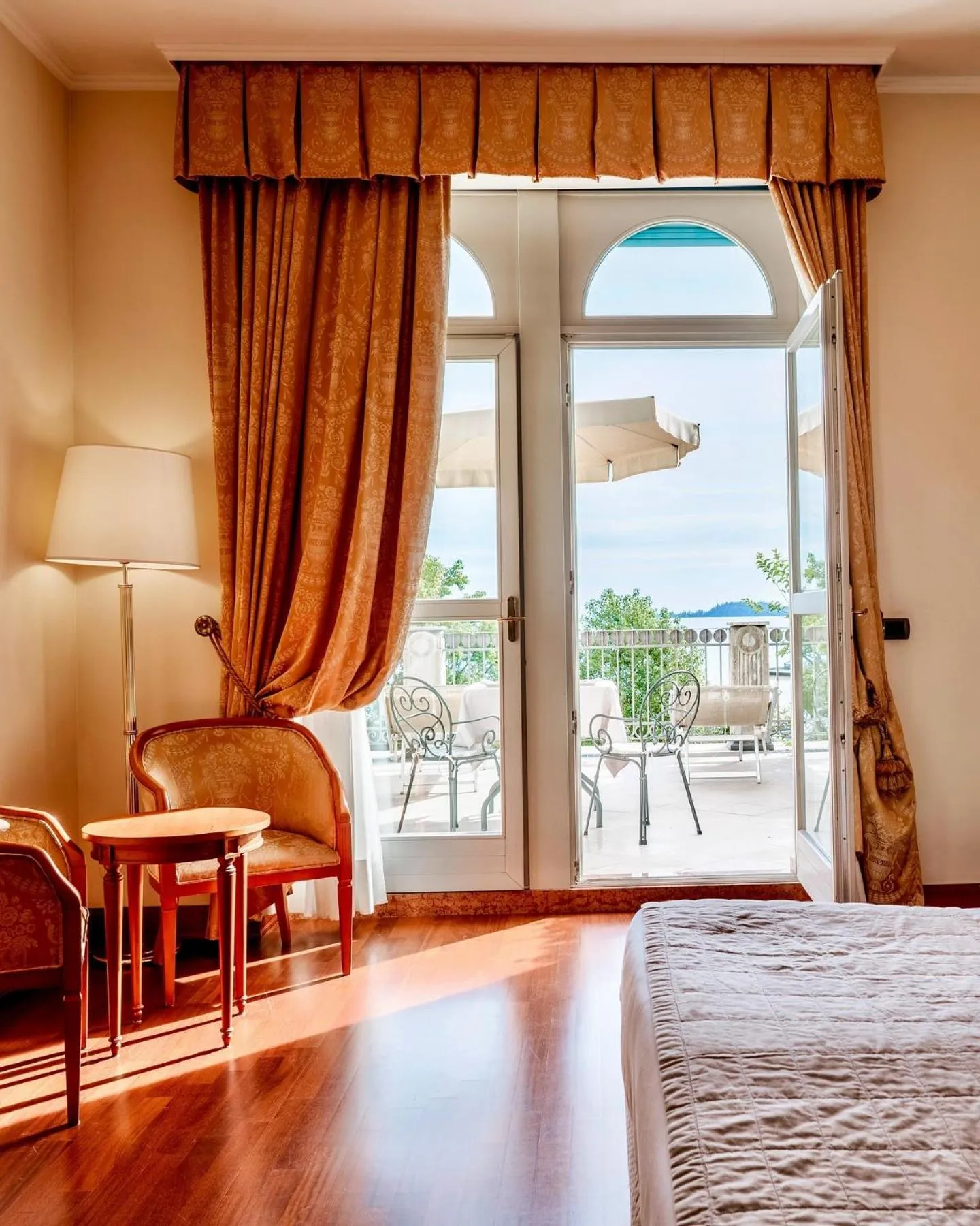 Bedroom, Bed in Hotel Savoy Palace