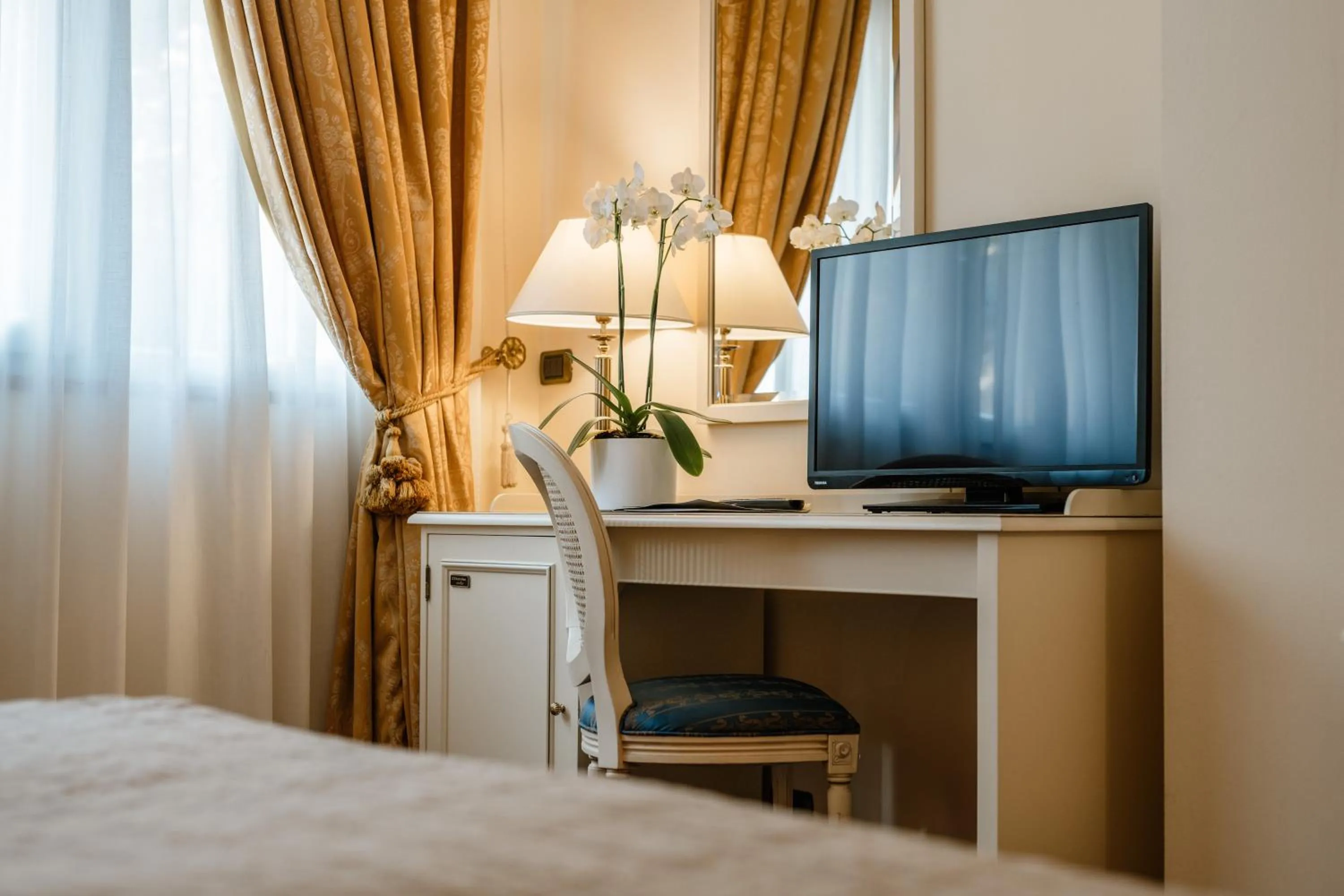 Bedroom, Bed in Hotel Savoy Palace