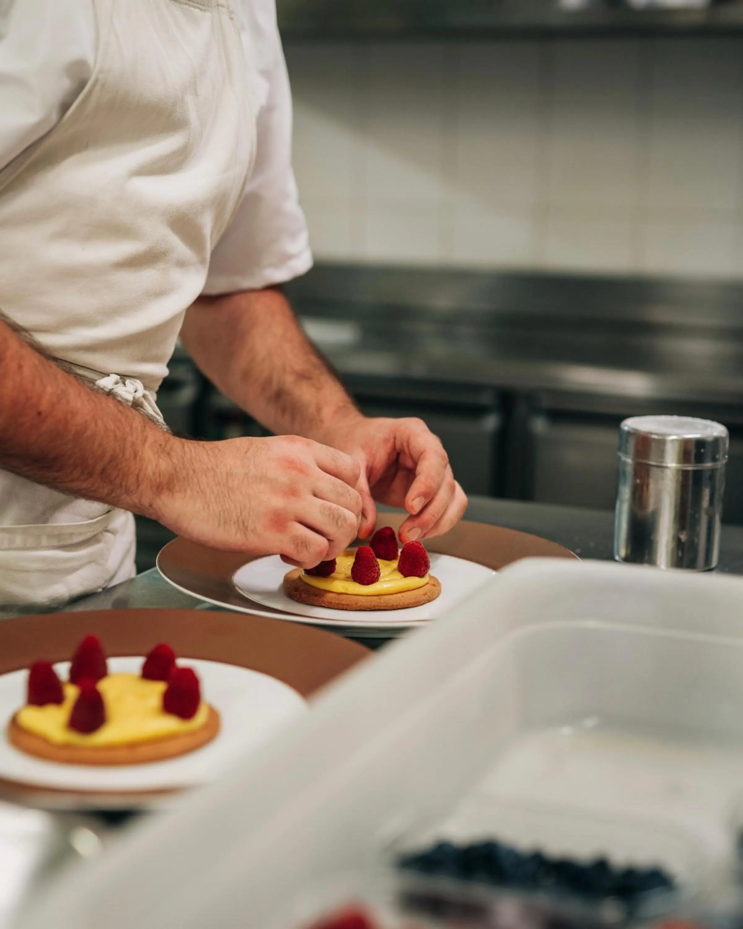 Restaurant/places to eat in Hotel Savoy Palace