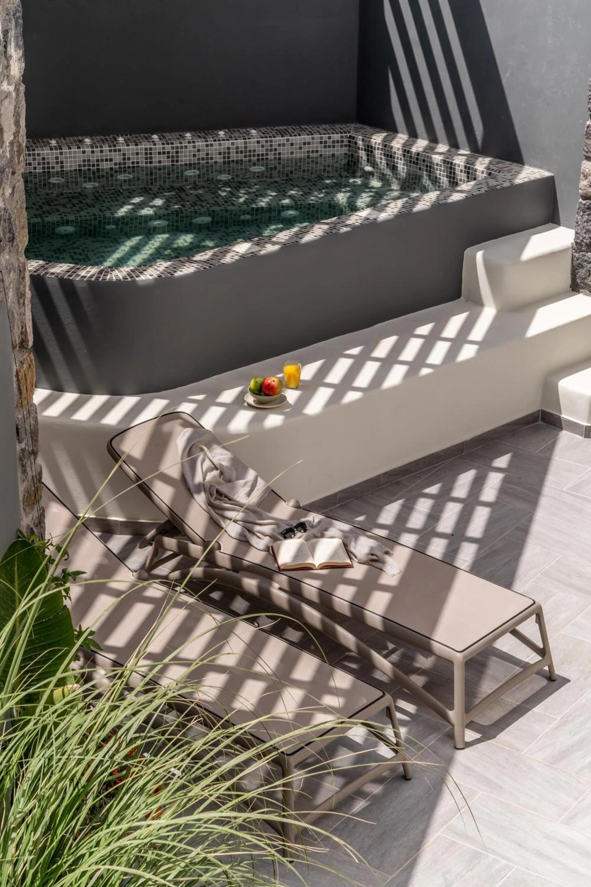 Hot Tub in Wine and Yard Caves