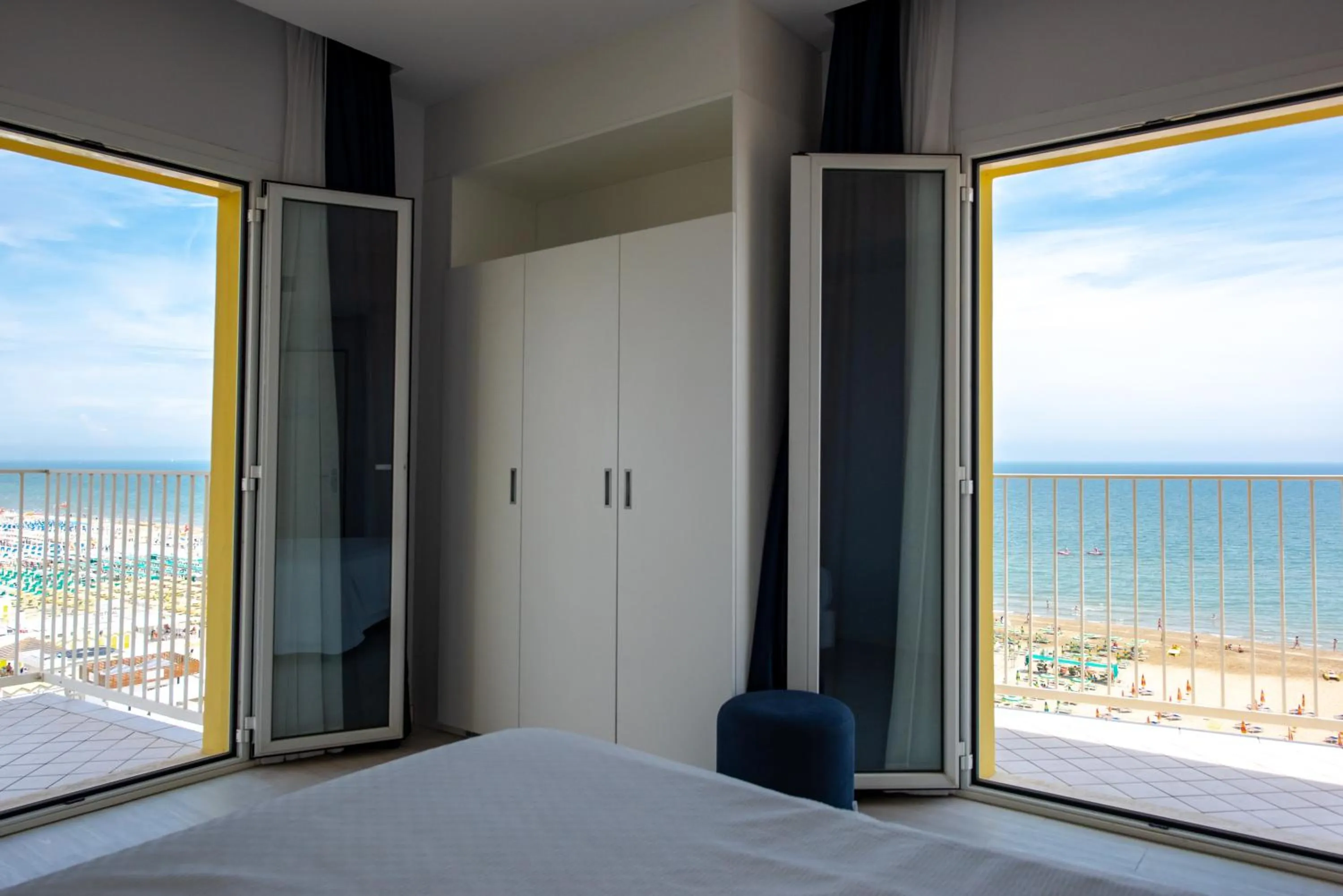 View (from property/room), Bed in Hotel Fedora Riccione - FRONTE MARE
