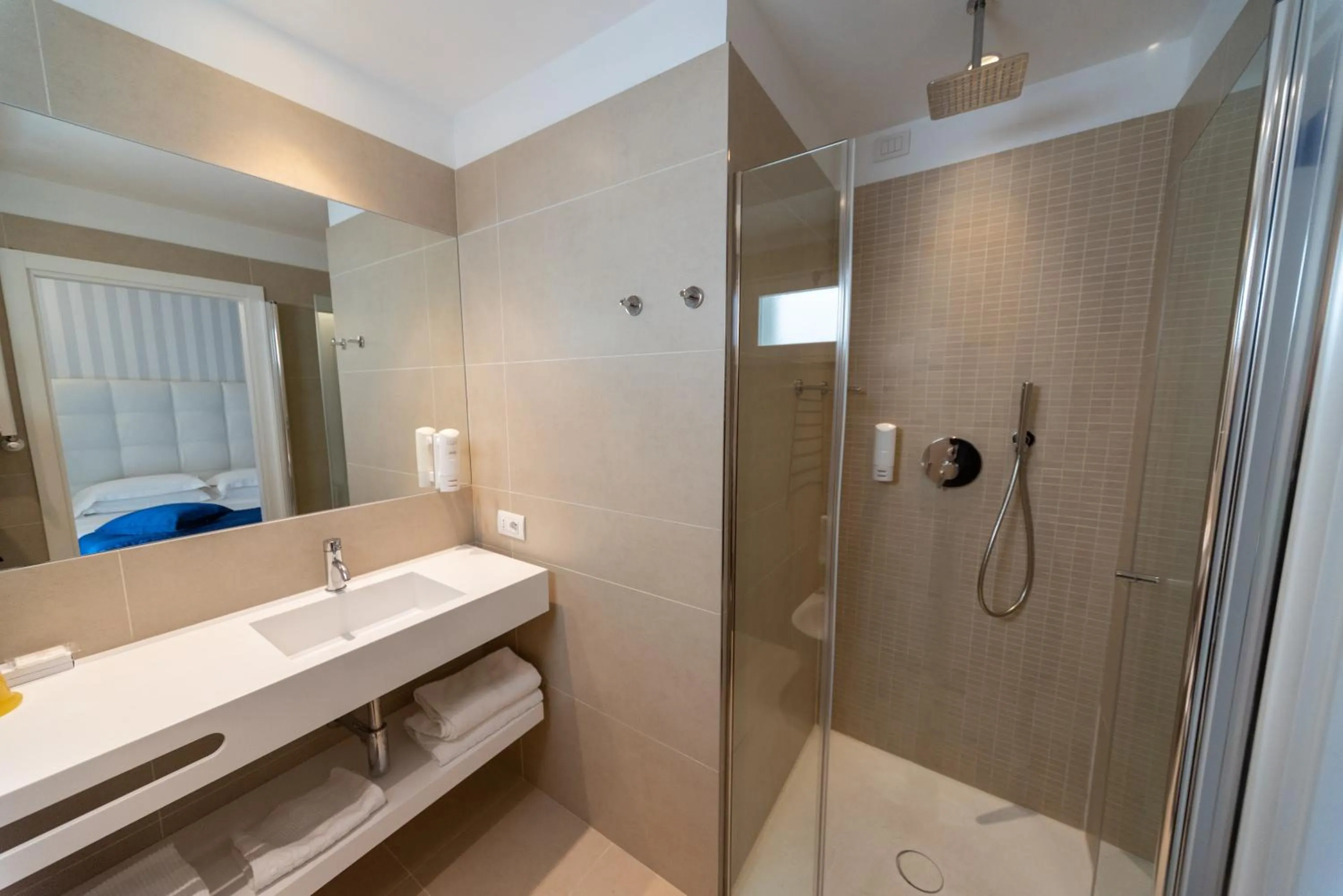 Bathroom in Hotel Fedora Riccione - FRONTE MARE
