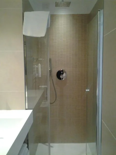 Shower in Hotel Fedora Riccione - FRONTE MARE