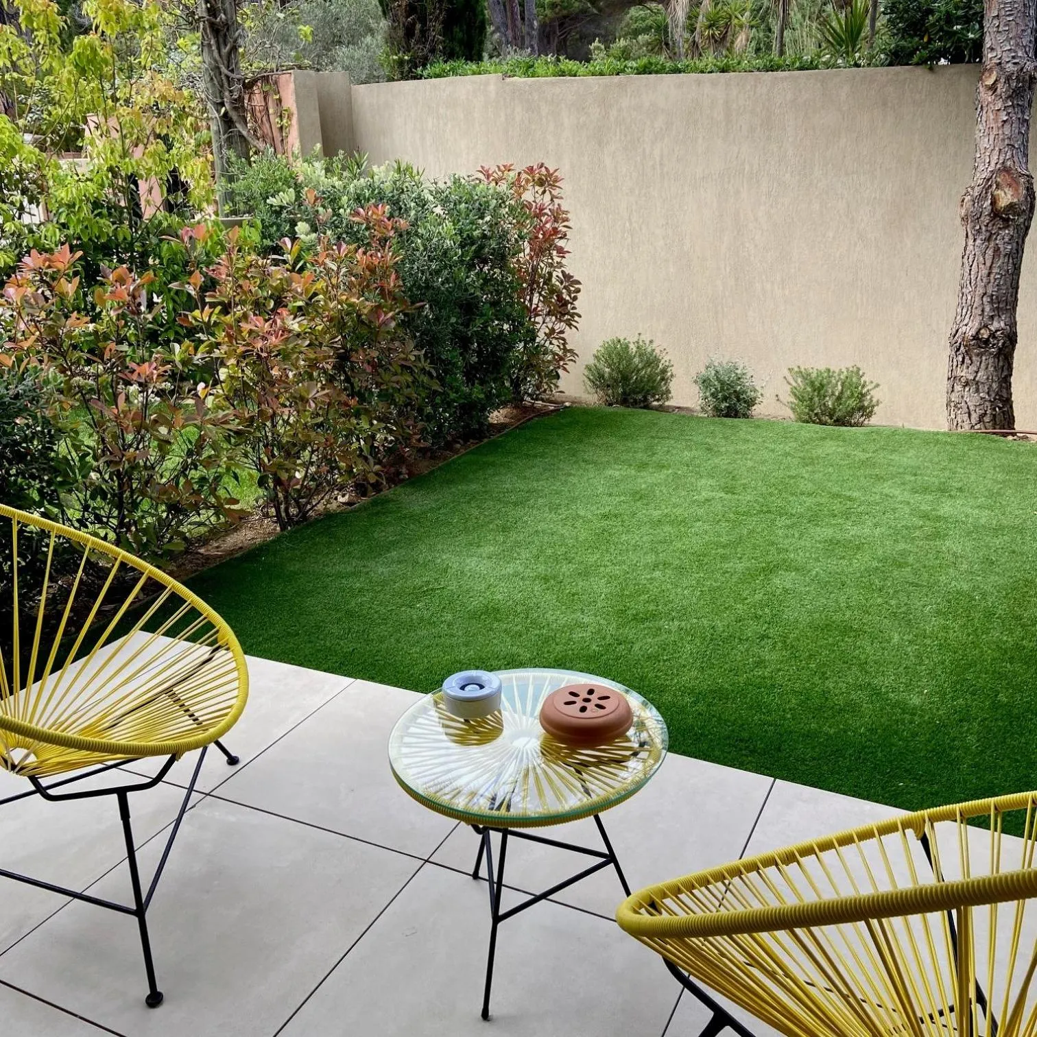 Patio in EDEN HÔTEL