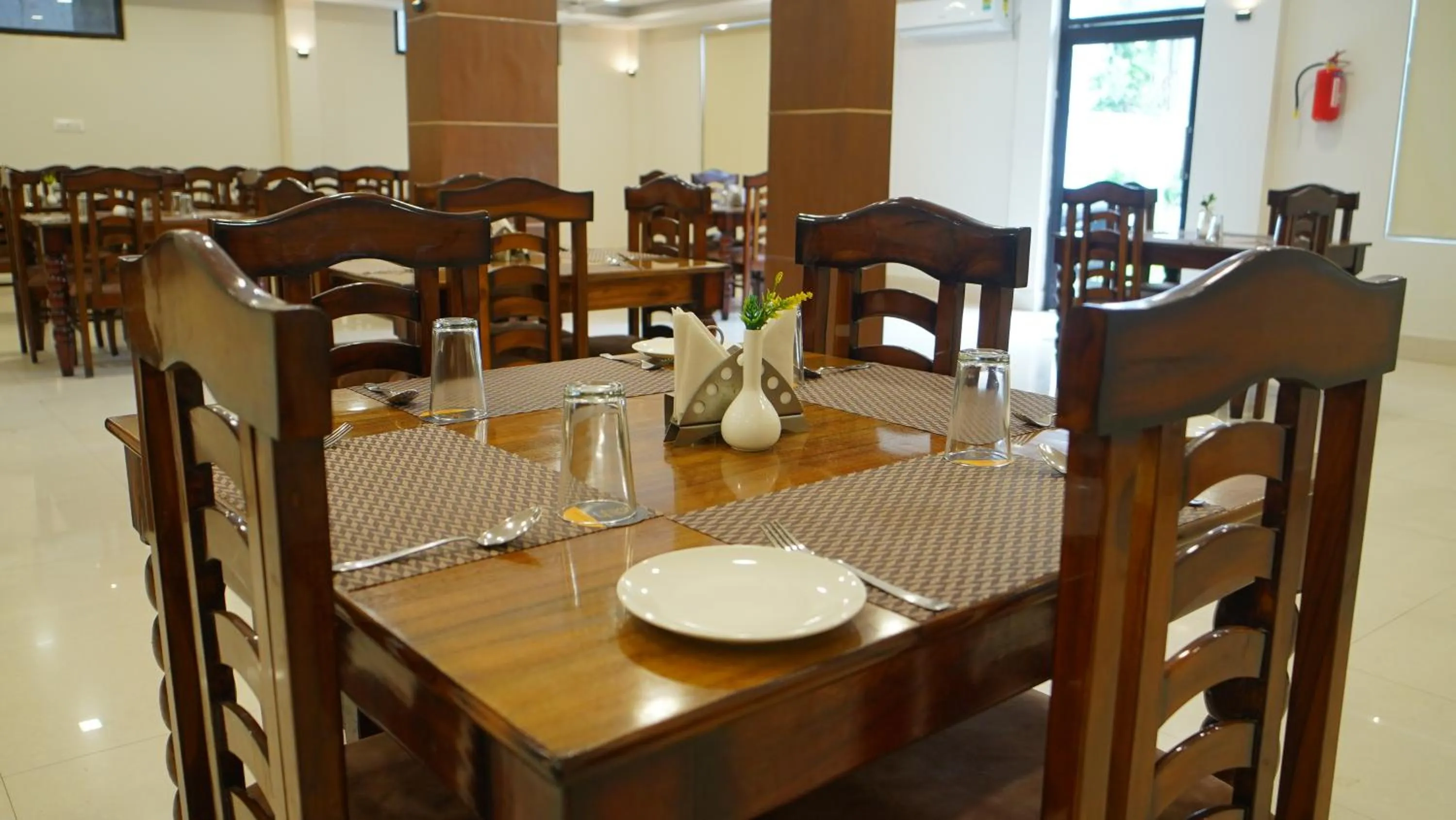 Restaurant/places to eat in ShriGo Hotel Haridwar