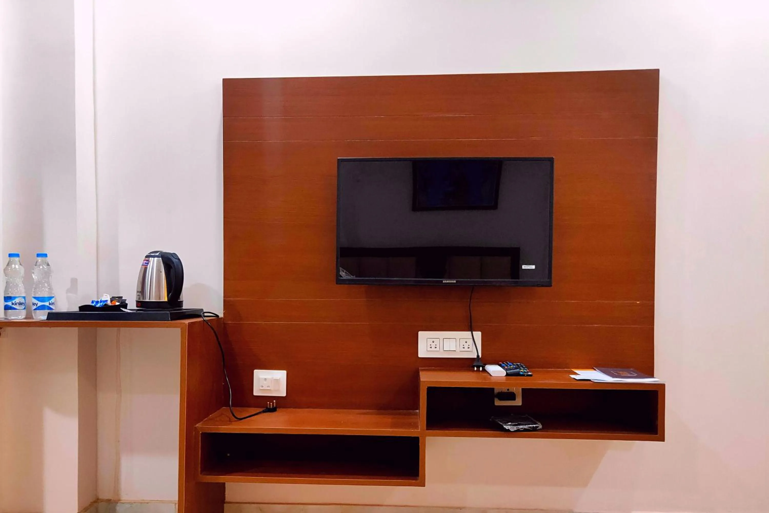 Bedroom in ShriGo Hotel Haridwar