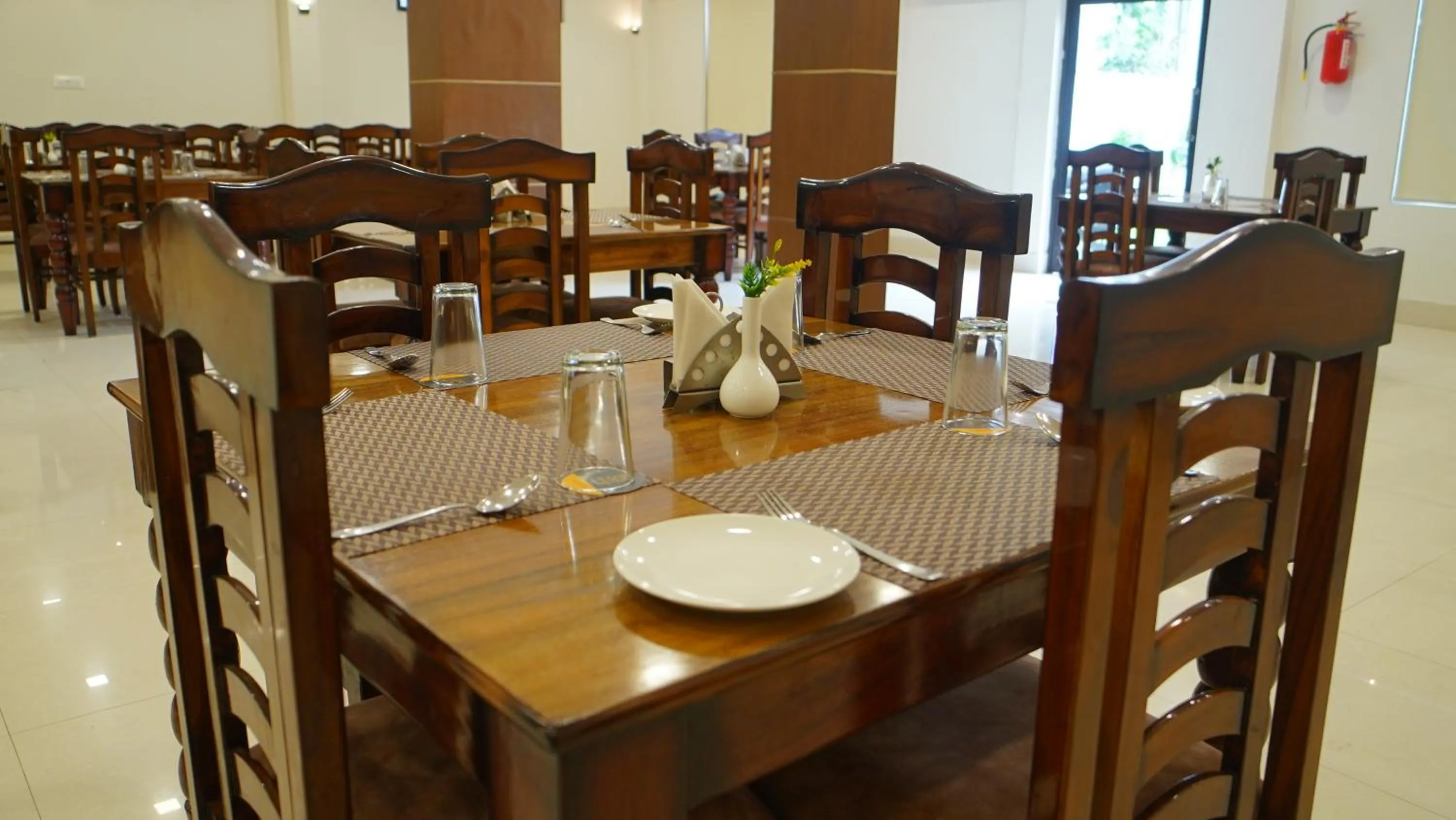 Restaurant/places to eat in ShriGo Hotel Haridwar