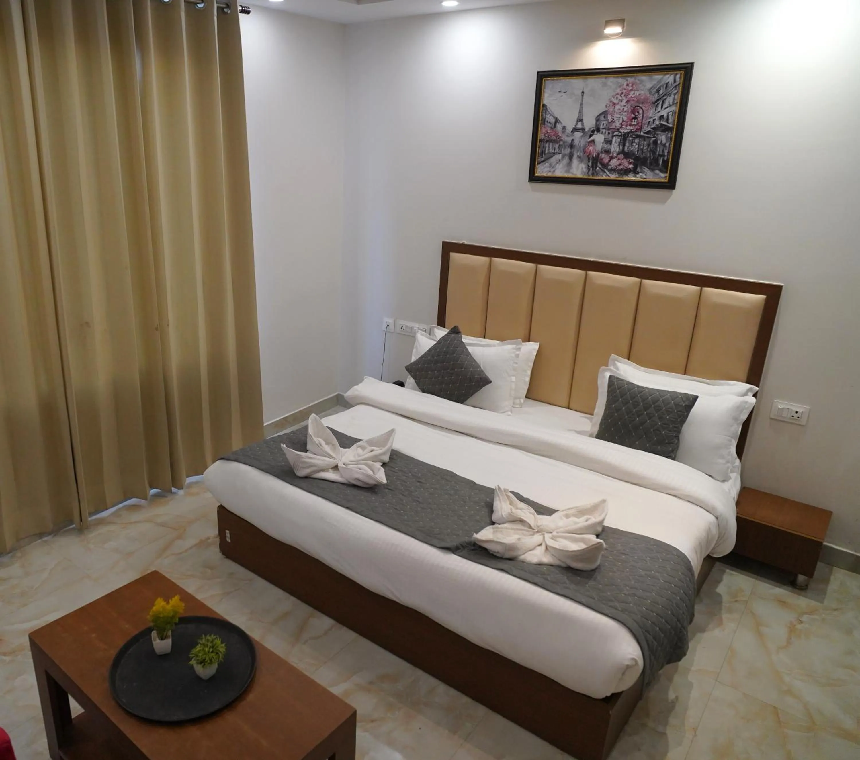 Bed in ShriGo Hotel Haridwar