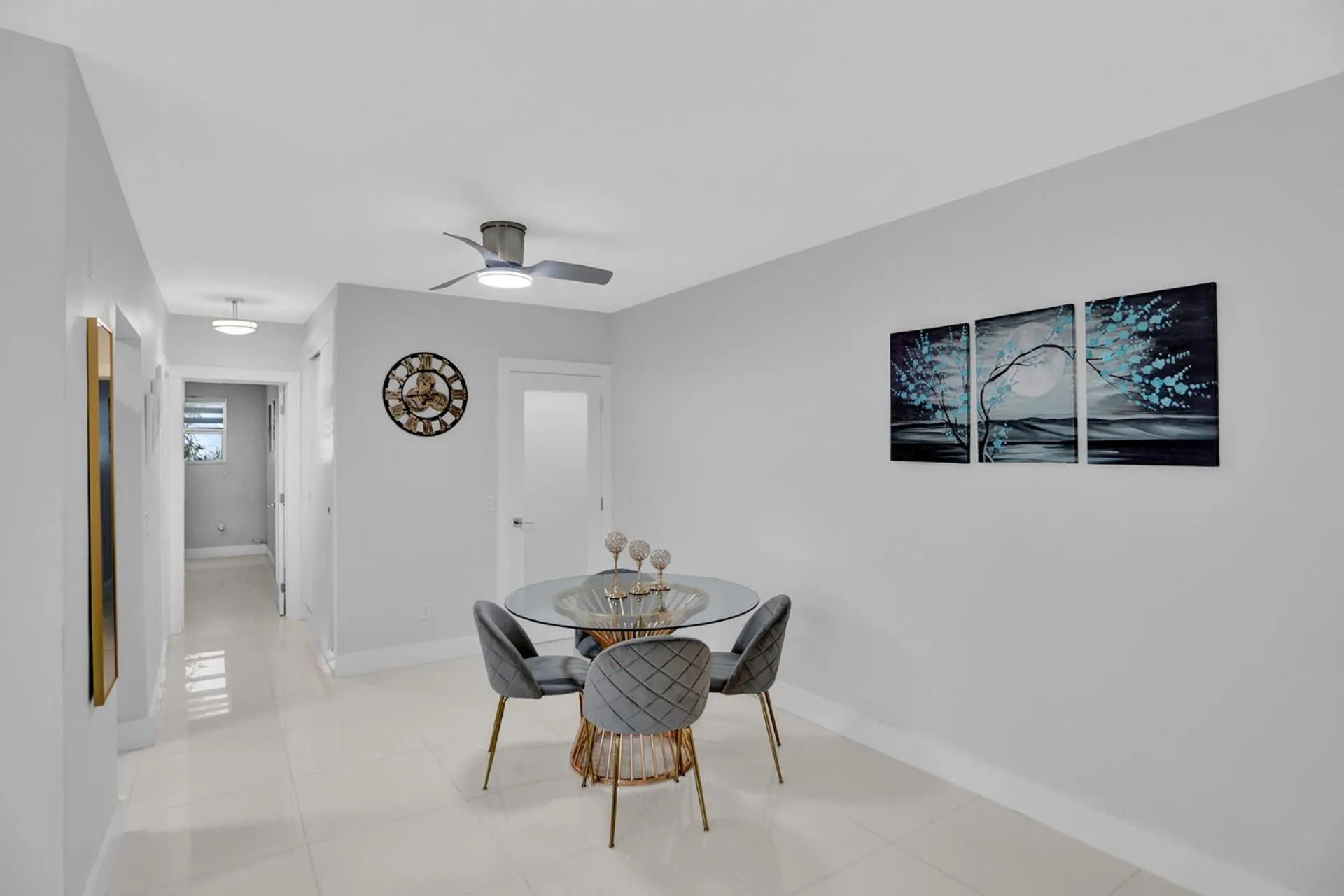 Dining area in Bay Harbor Suites