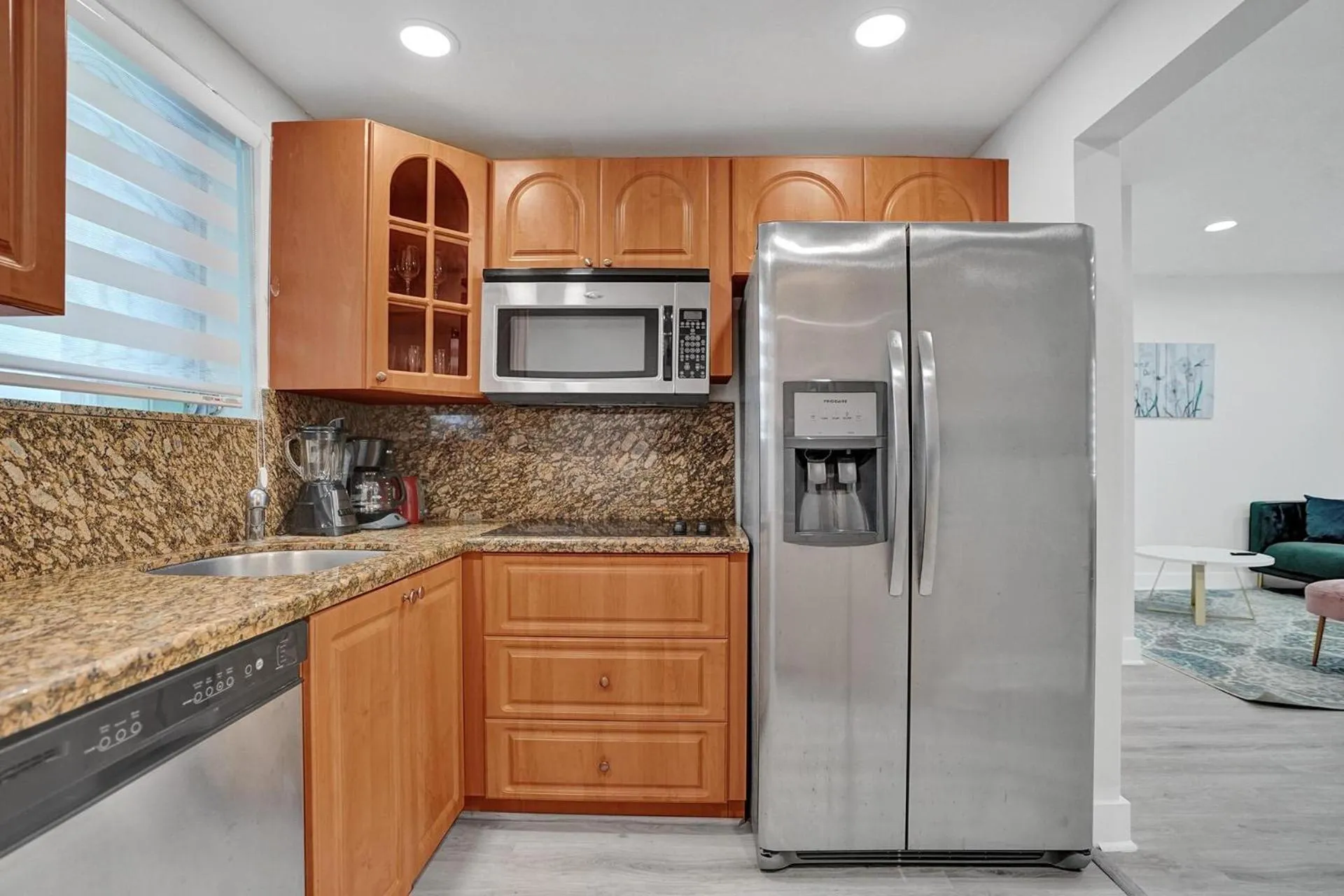 Kitchen or kitchenette in Bay Harbor Suites