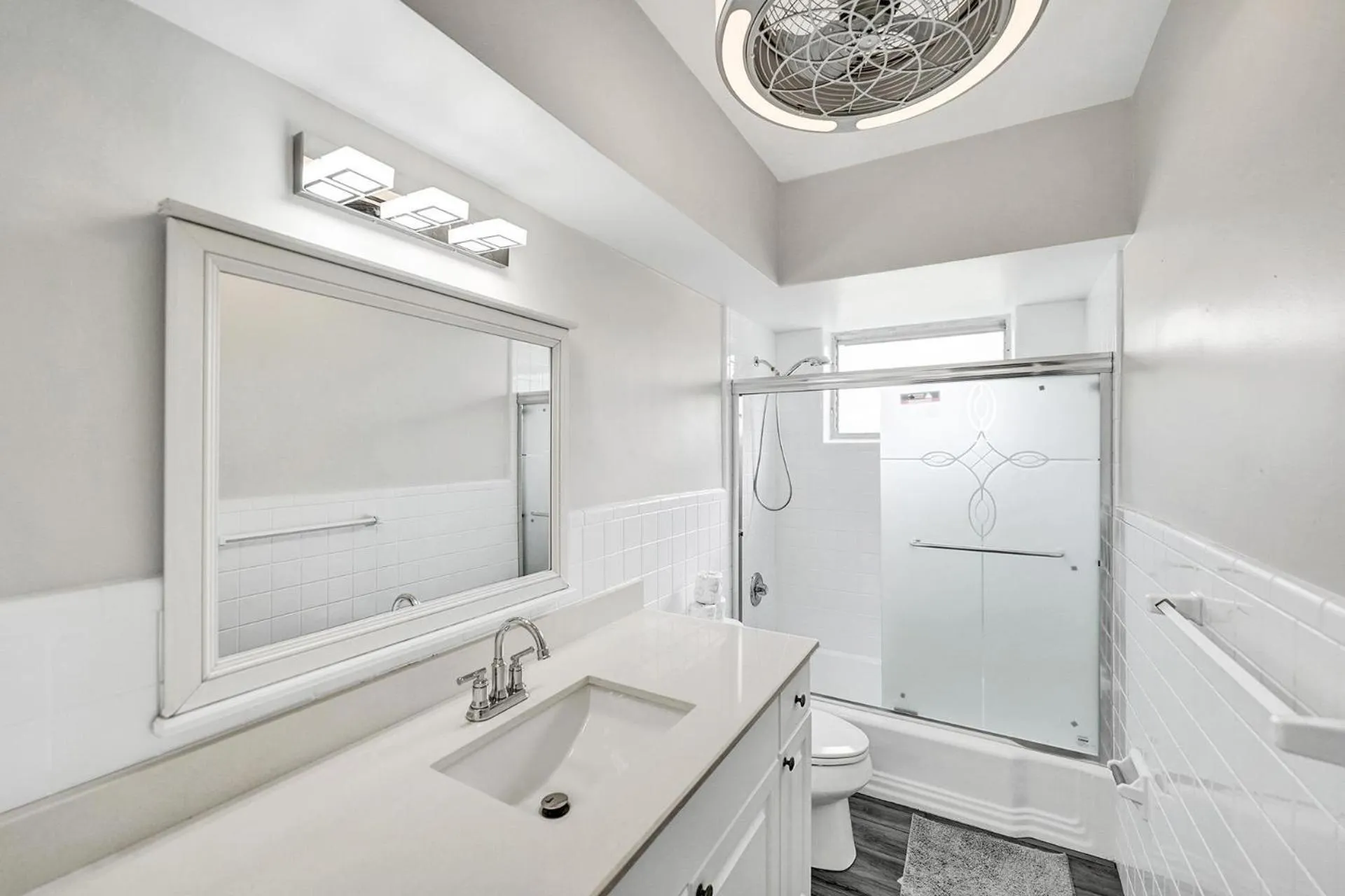 Bathroom in Bay Harbor Suites