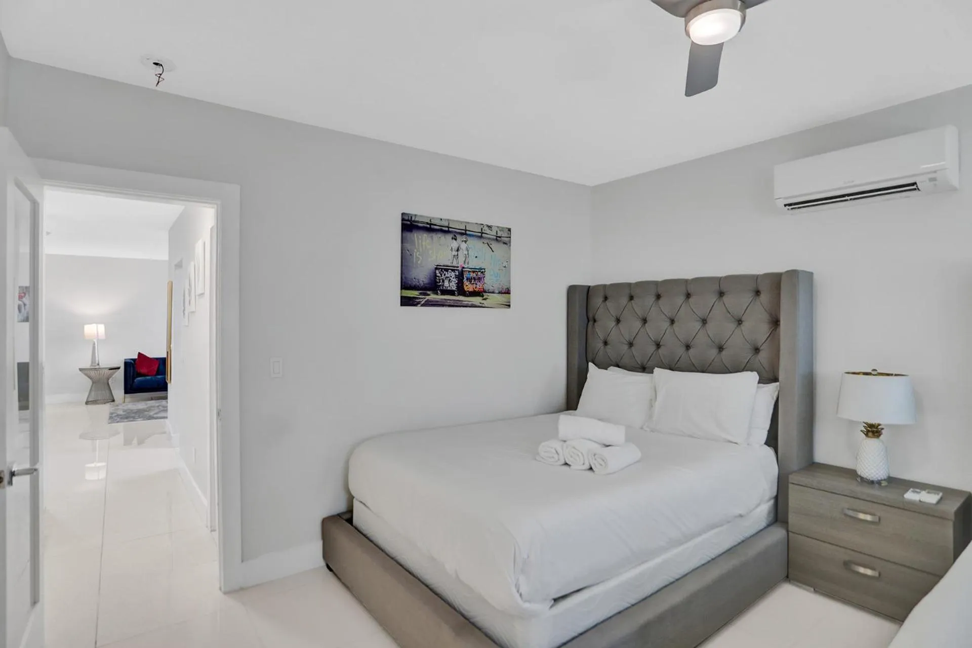 Bed in Bay Harbor Suites