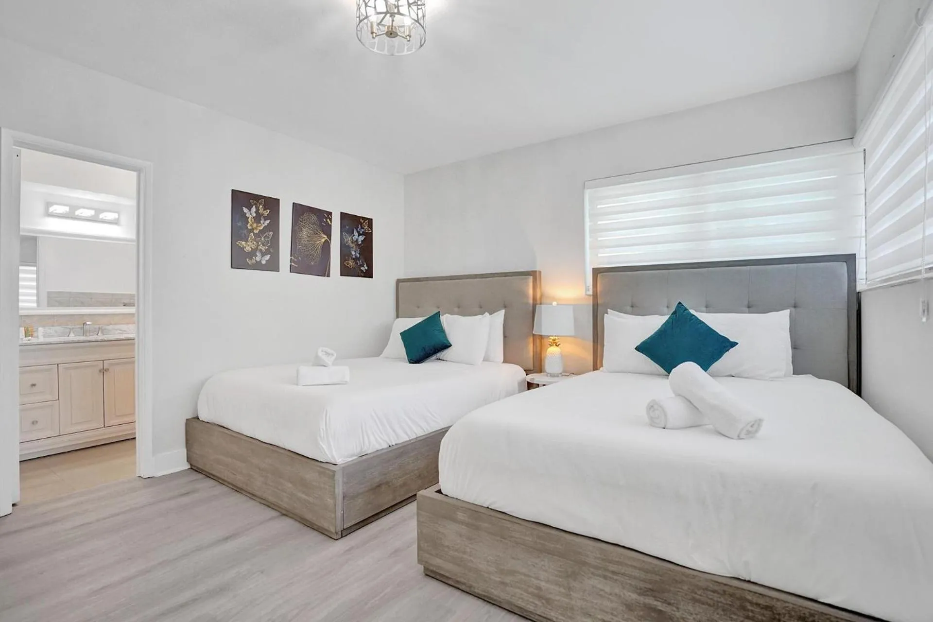 Bedroom, Bed in Bay Harbor Suites