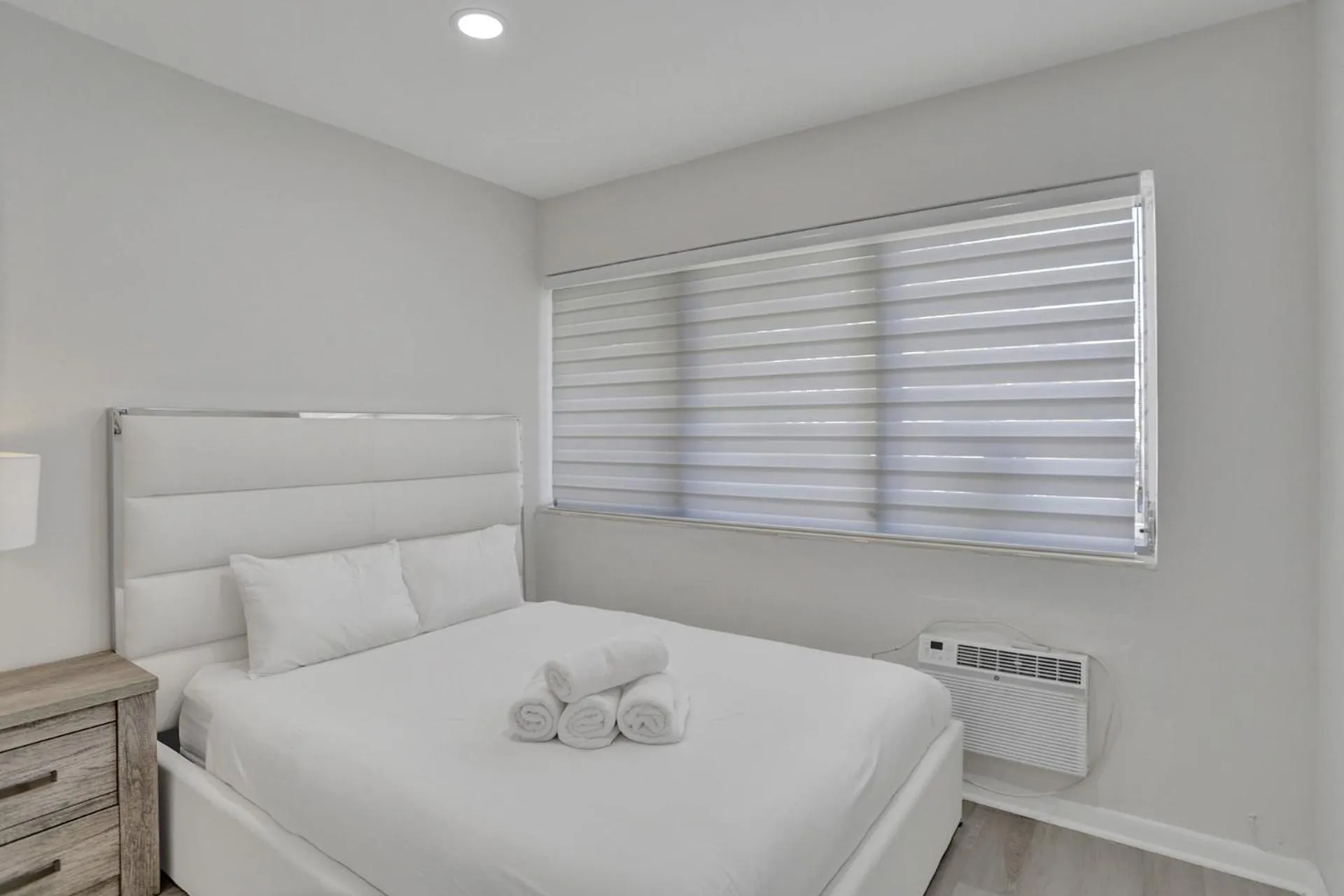 Bed in Bay Harbor Suites