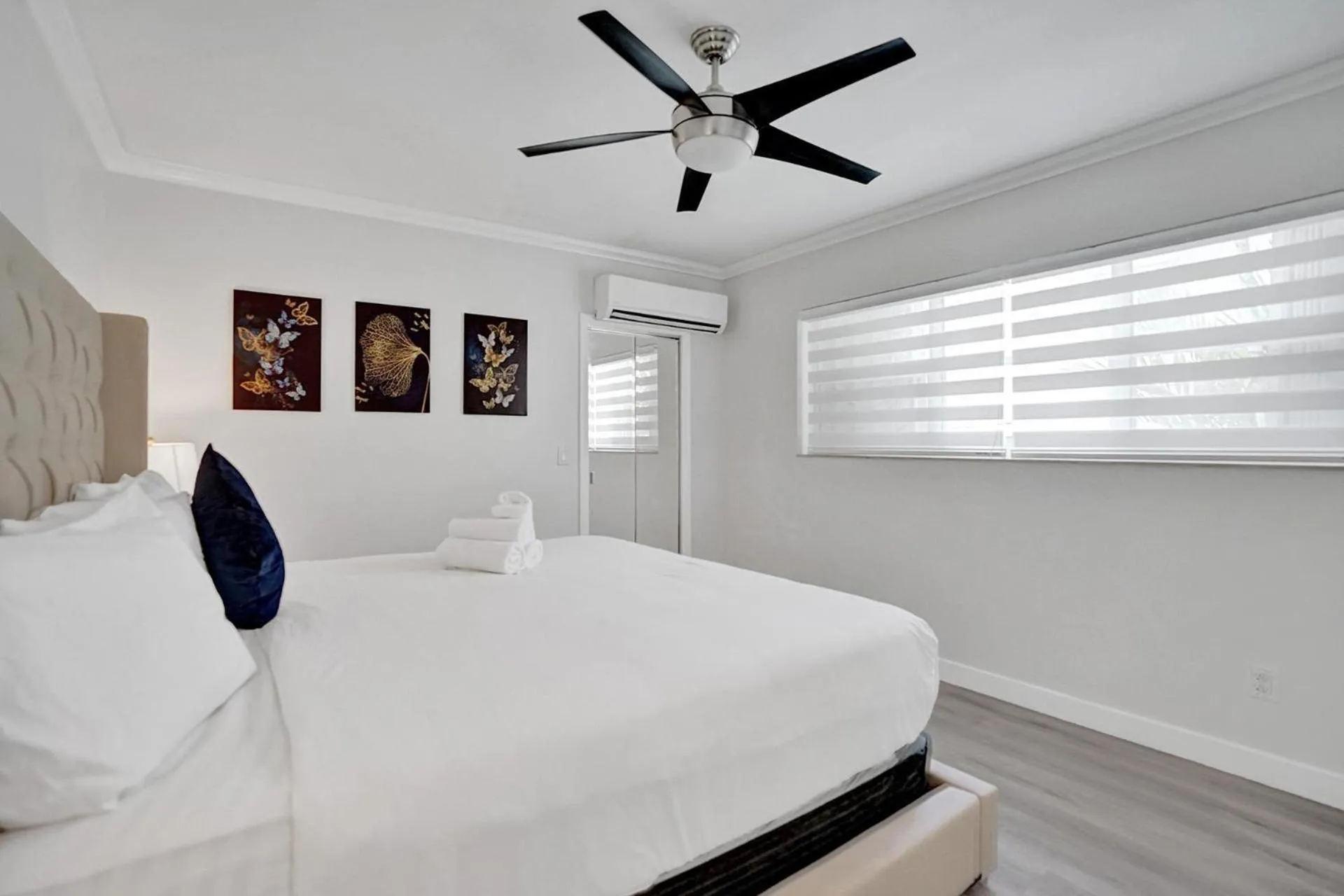 Bed in Bay Harbor Suites