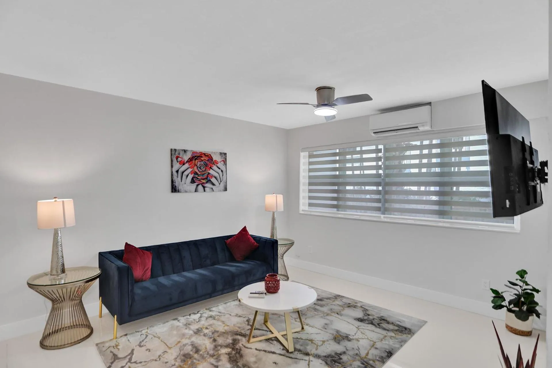 Living room in Bay Harbor Suites