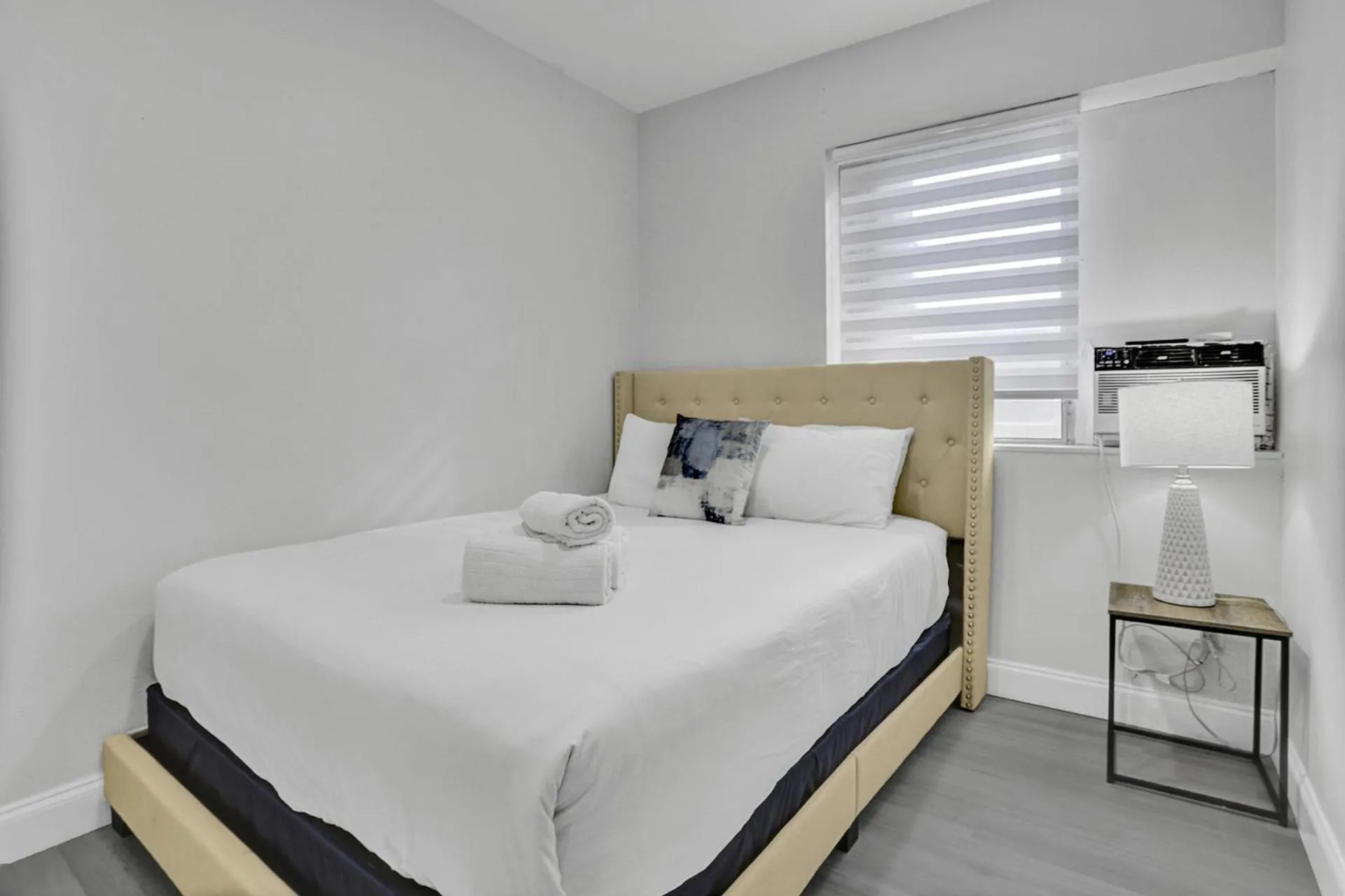 Bed in Bay Harbor Suites