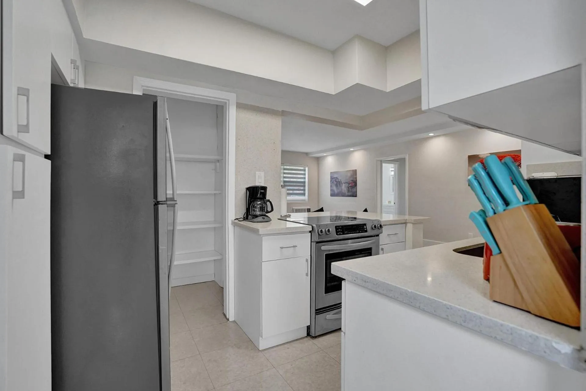 Kitchen or kitchenette in Bay Harbor Suites