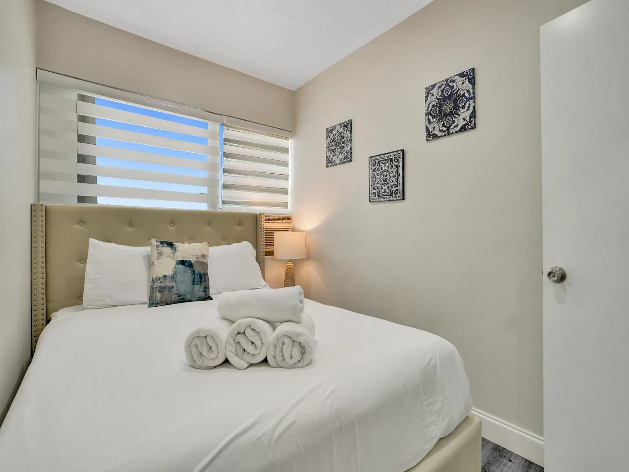 Bed in Bay Harbor Suites