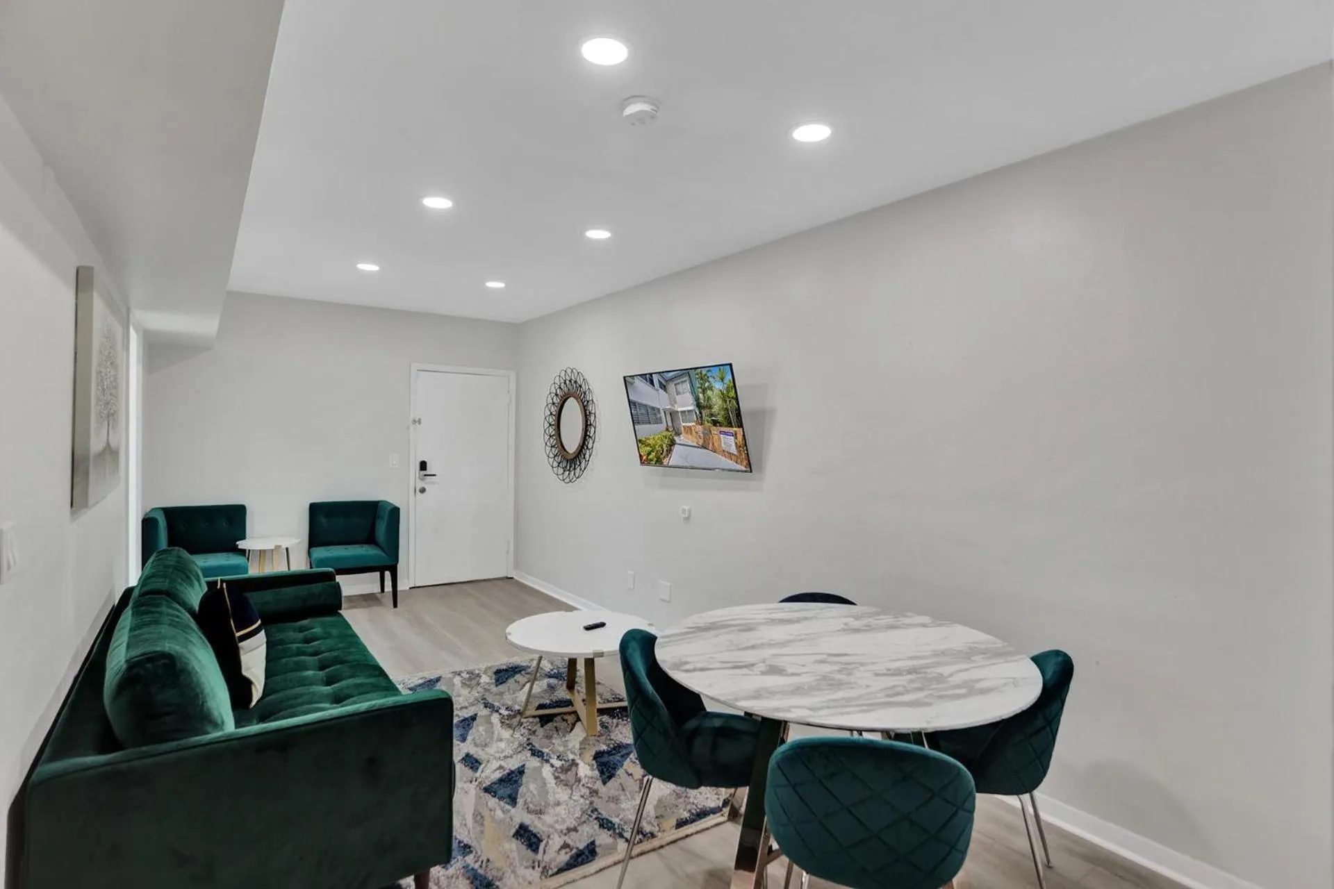 Living room in Bay Harbor Suites