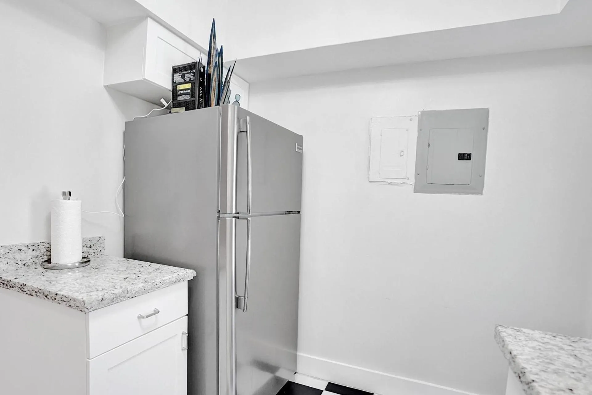 Kitchen or kitchenette in Bay Harbor Suites