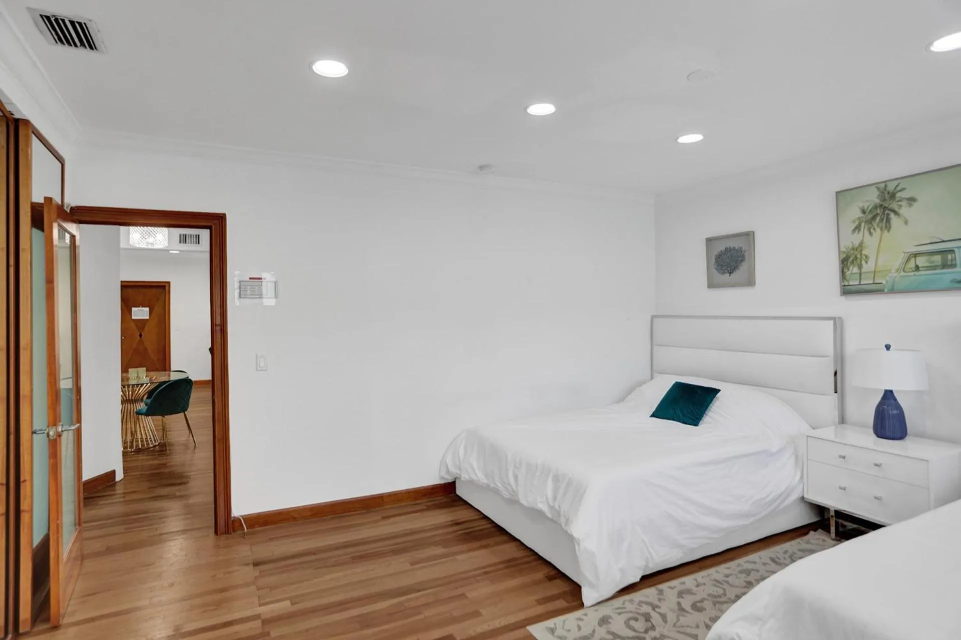 Bed in Bay Harbor Suites