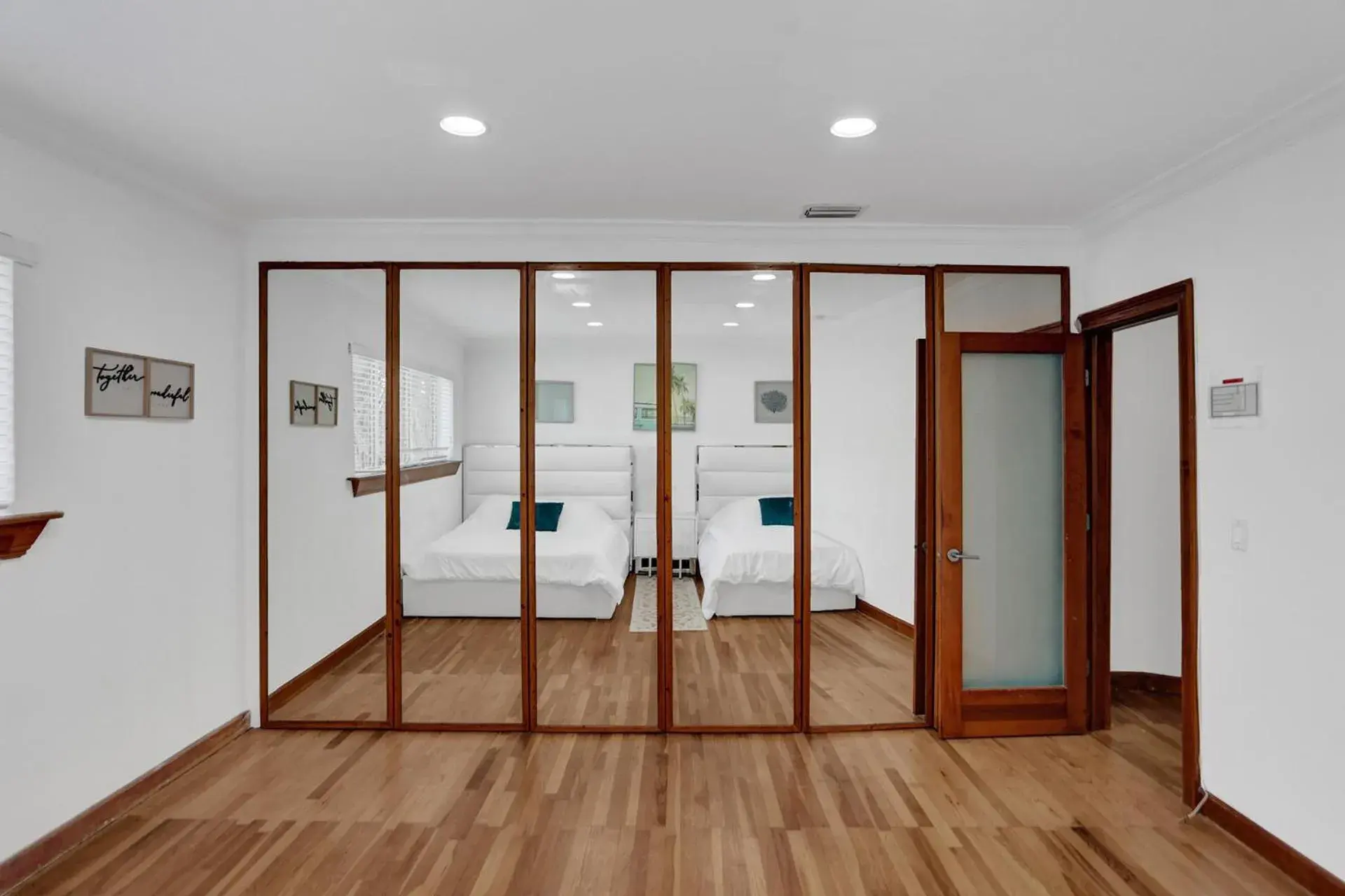 One-Bedroom Apartment in Bay Harbor Suites One-Bedroom Apartment in Bay Harbor Suites