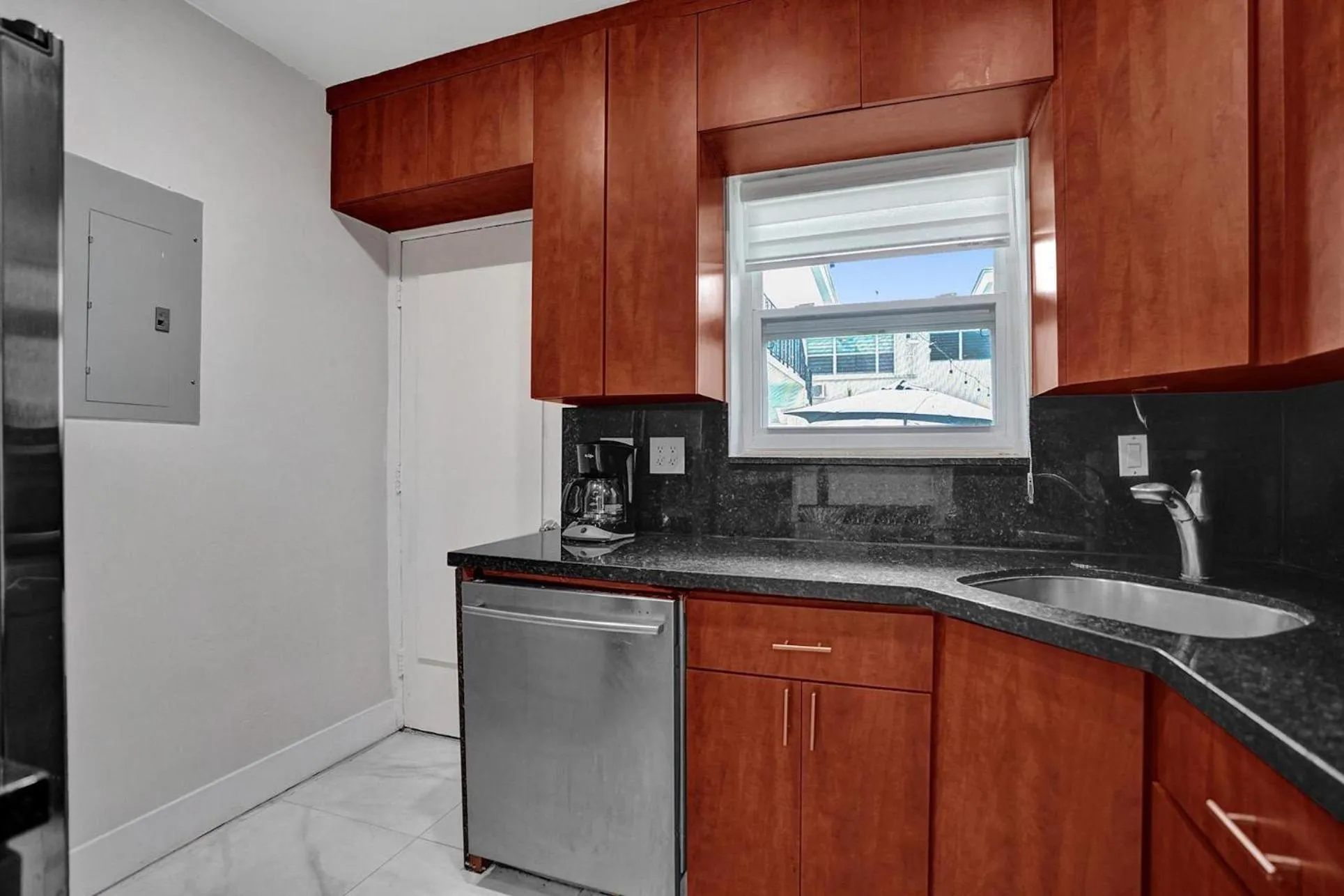 Kitchen or kitchenette in Bay Harbor Suites