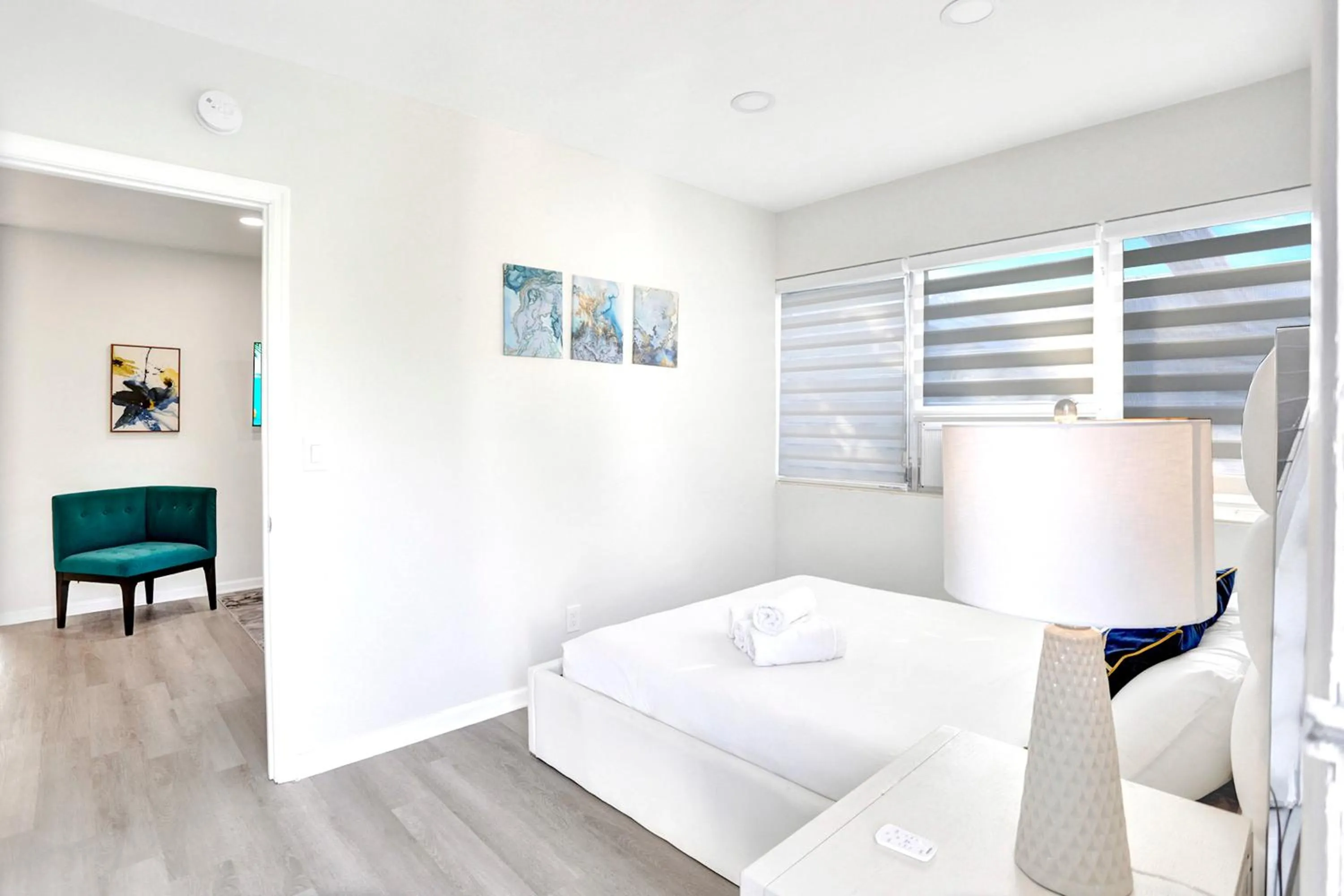 Bed in Bay Harbor Suites