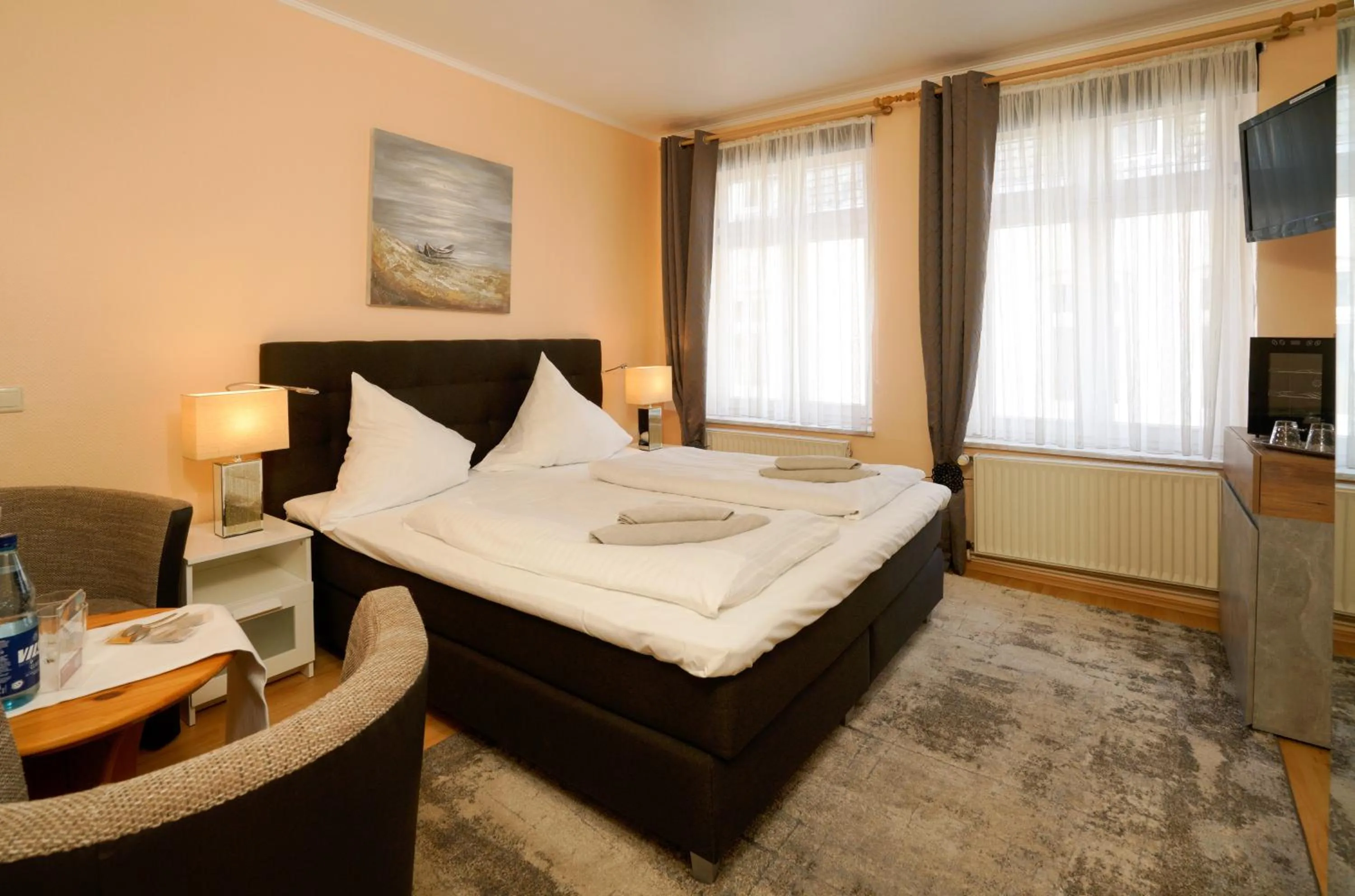 Photo of the whole room, Bed in Hotel Zur Mühle