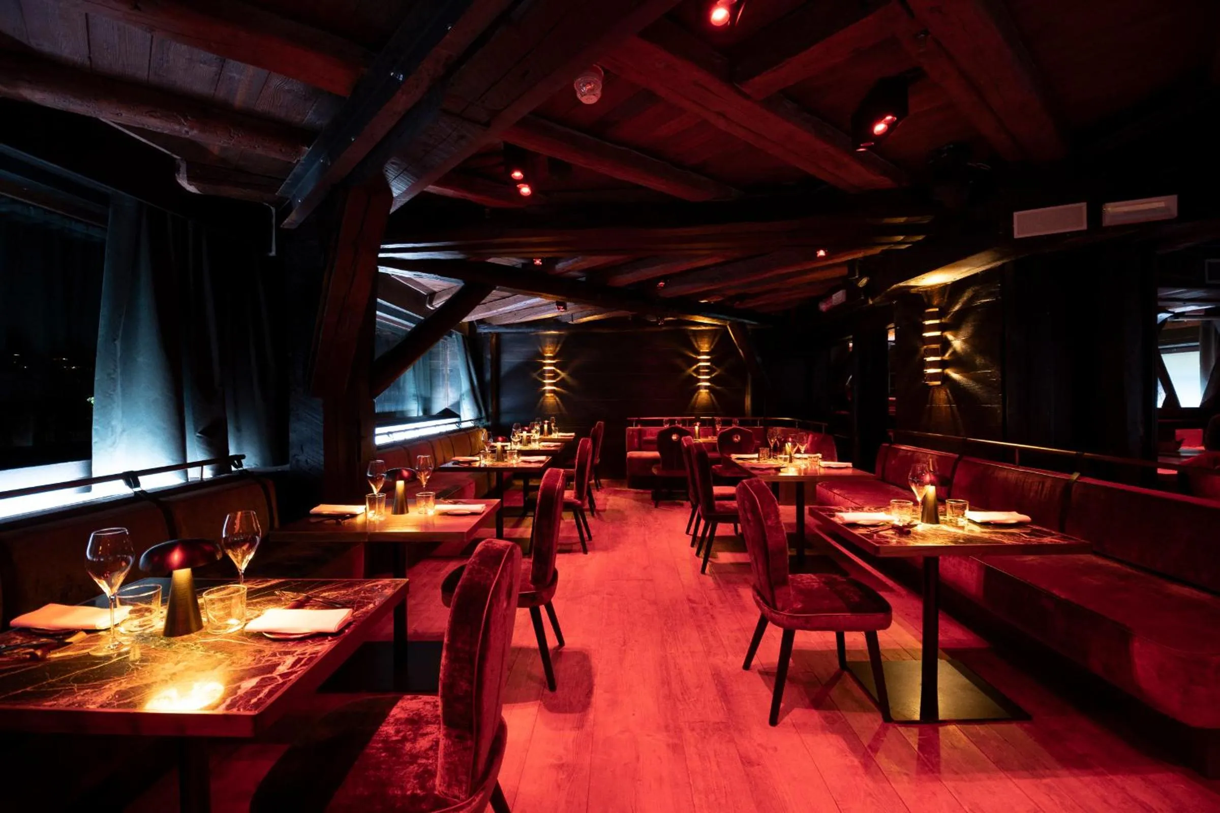 Restaurant/places to eat in Eight Cortina